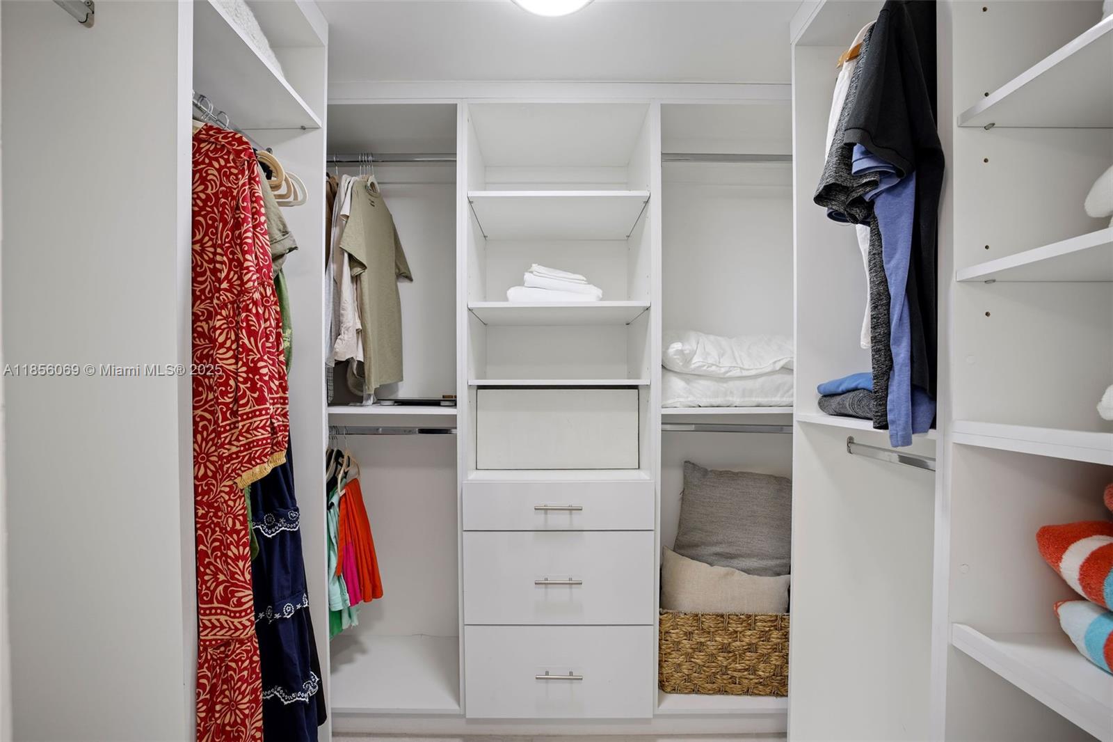 LINCOLN BAY TOWERS CONDO - Residential