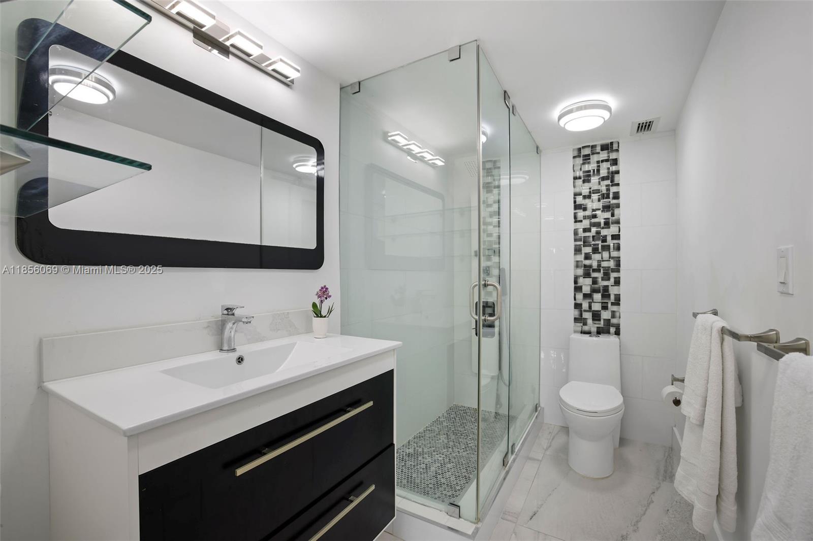 LINCOLN BAY TOWERS CONDO - Residential