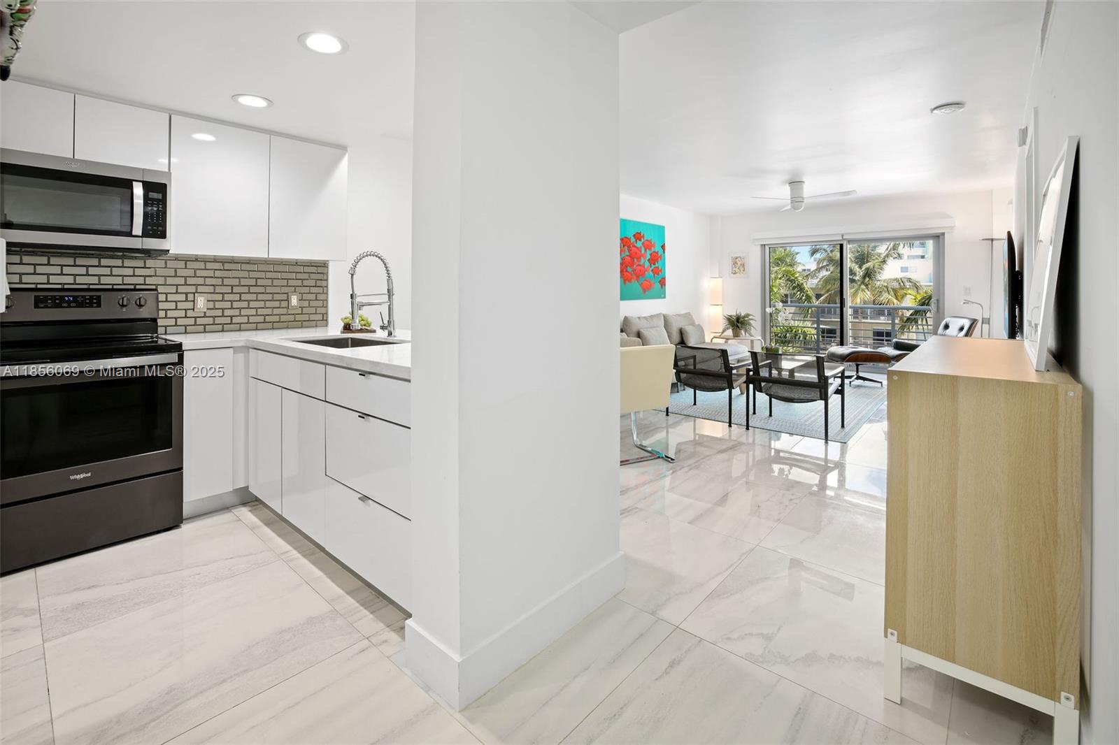 LINCOLN BAY TOWERS CONDO - Residential