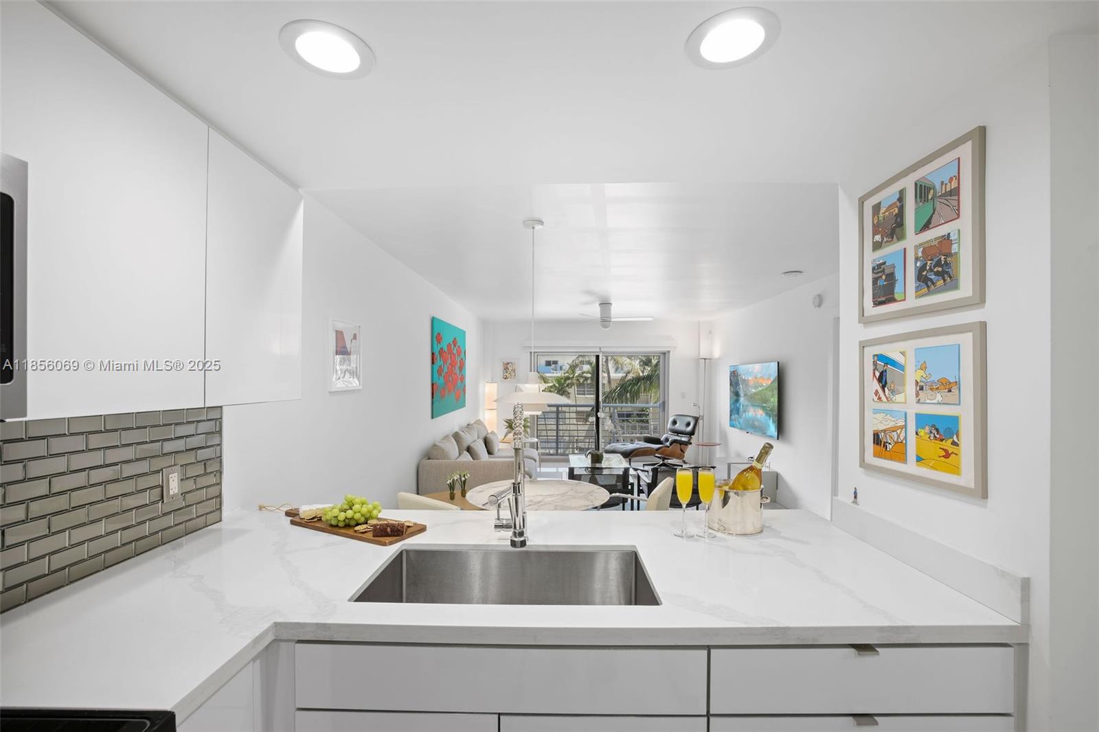 LINCOLN BAY TOWERS CONDO - Residential