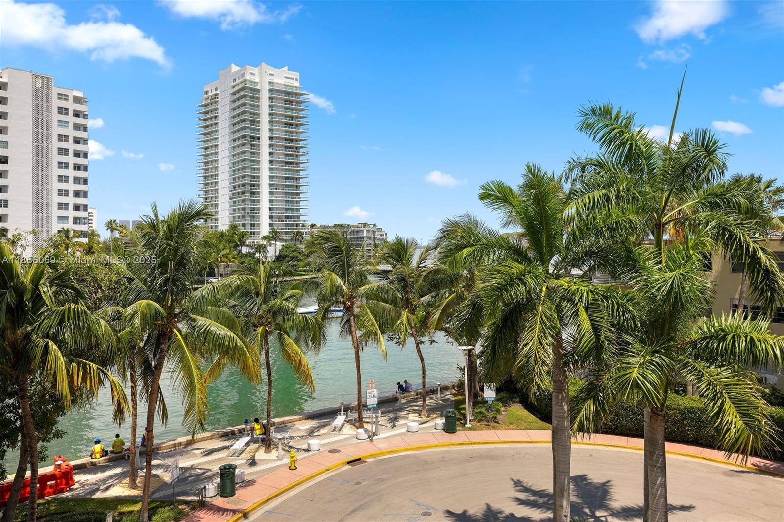 1450 Lincoln Rd 403