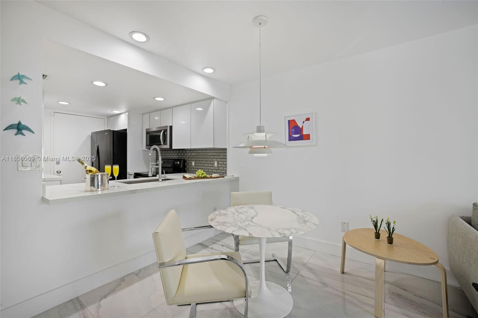 LINCOLN BAY TOWERS CONDO - Residential