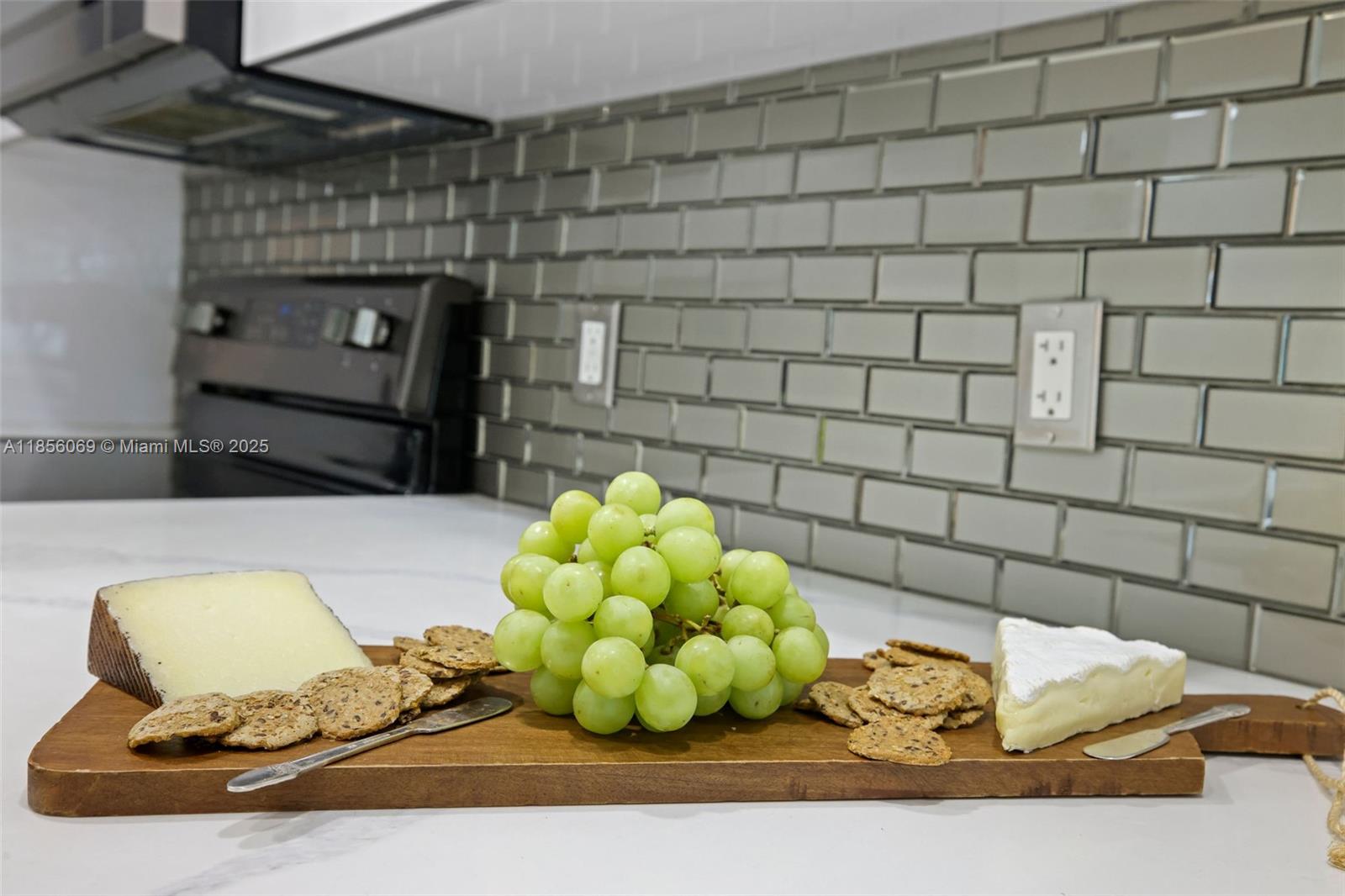 LINCOLN BAY TOWERS CONDO - Residential