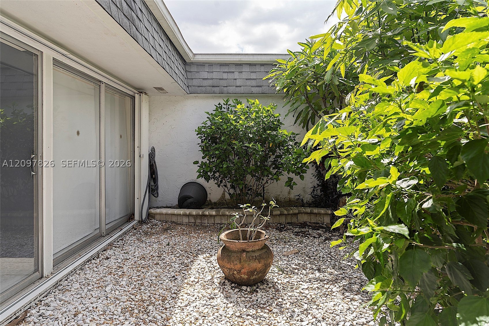 View photos, virtual tours, details... 5010 Banyan Ln