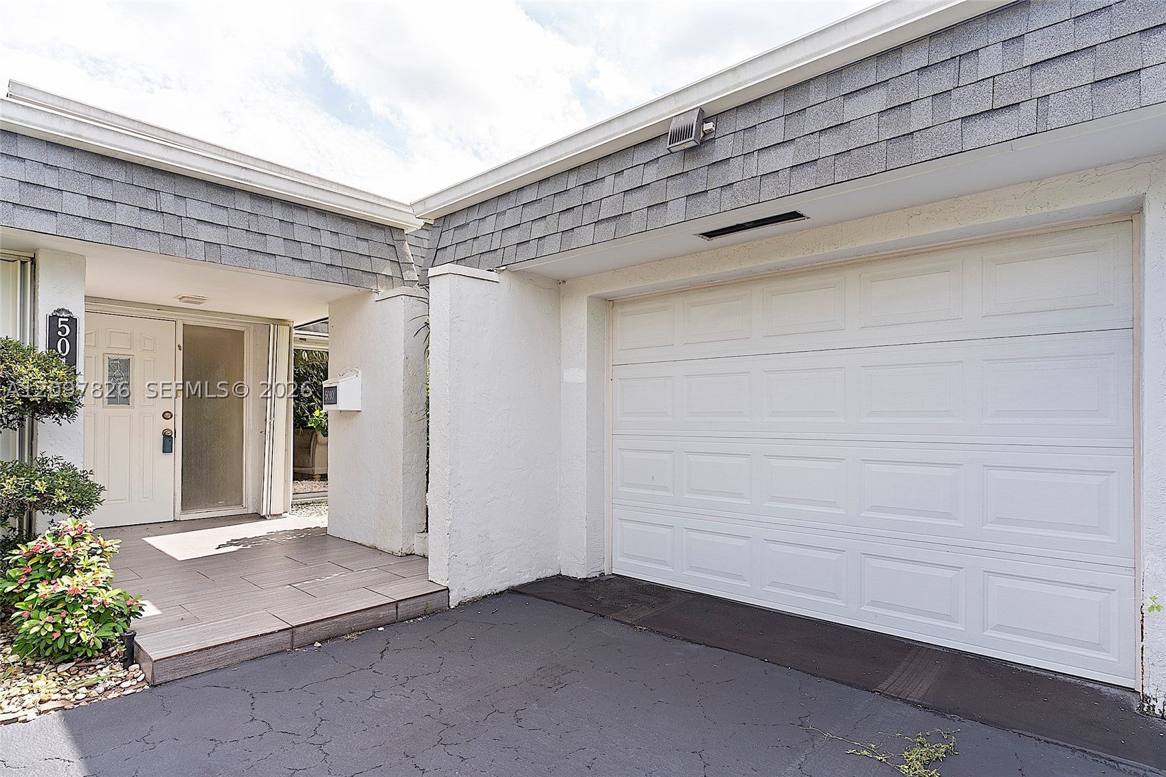 View photos, virtual tours, details... 5010 Banyan Ln