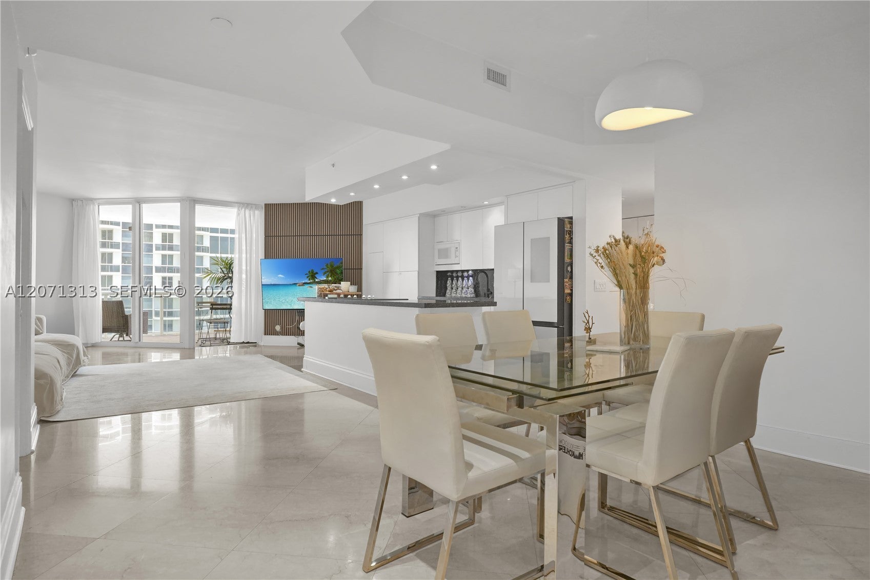 4775 Collins Ave 2908