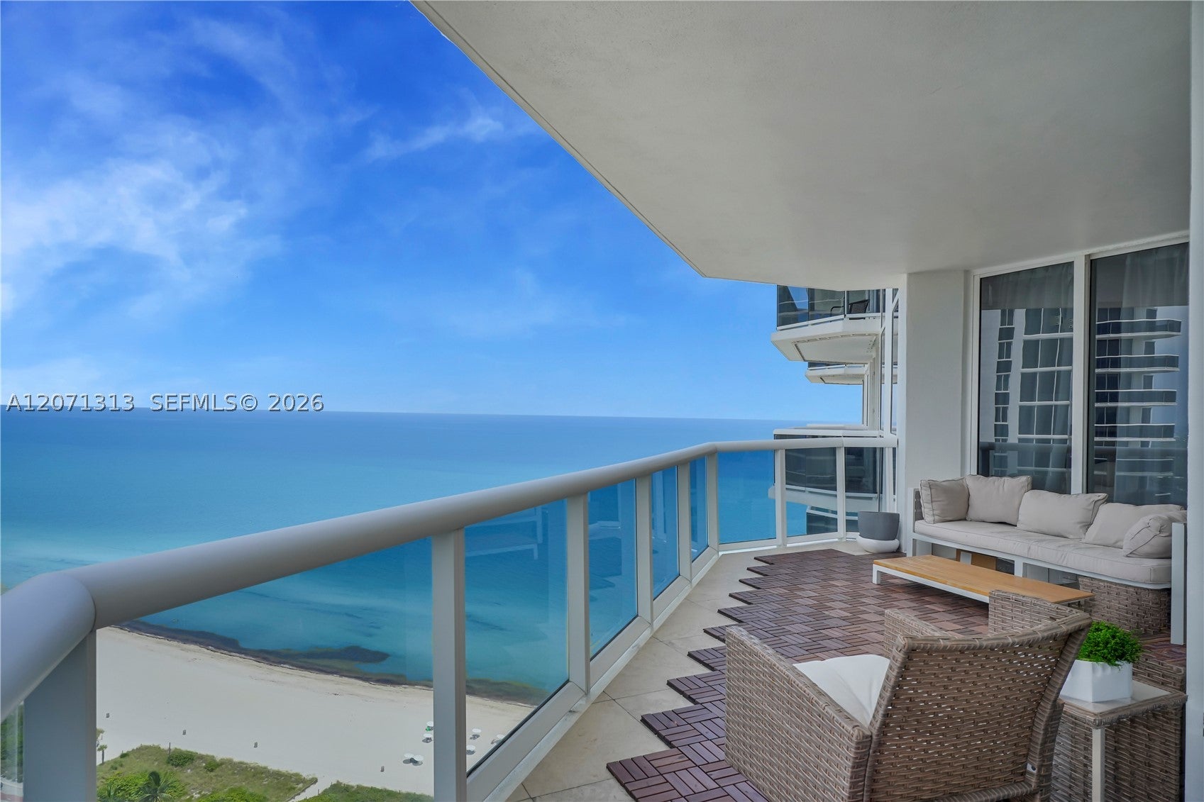 4775 Collins Ave 2908