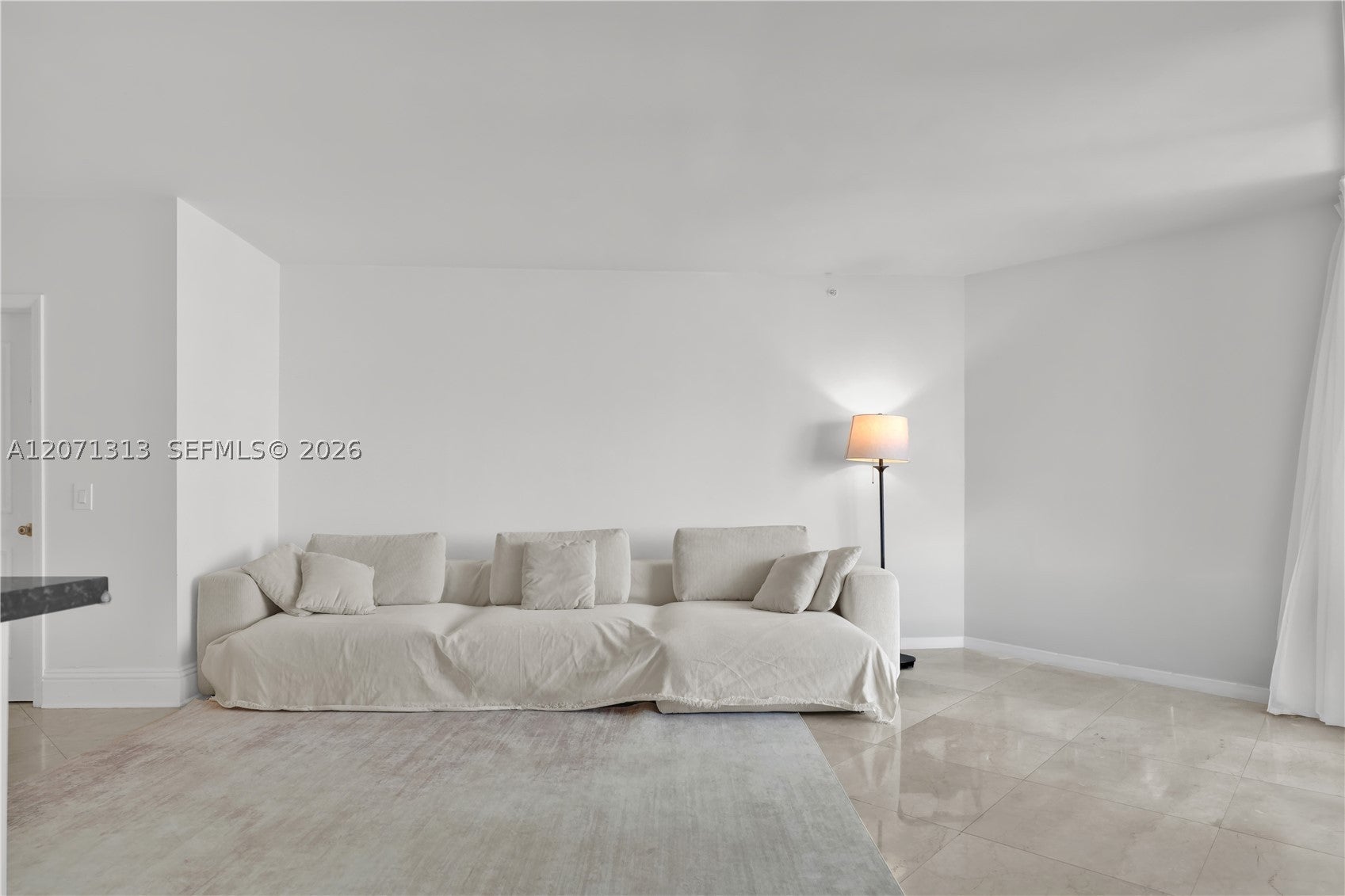 4775 Collins Ave 2908