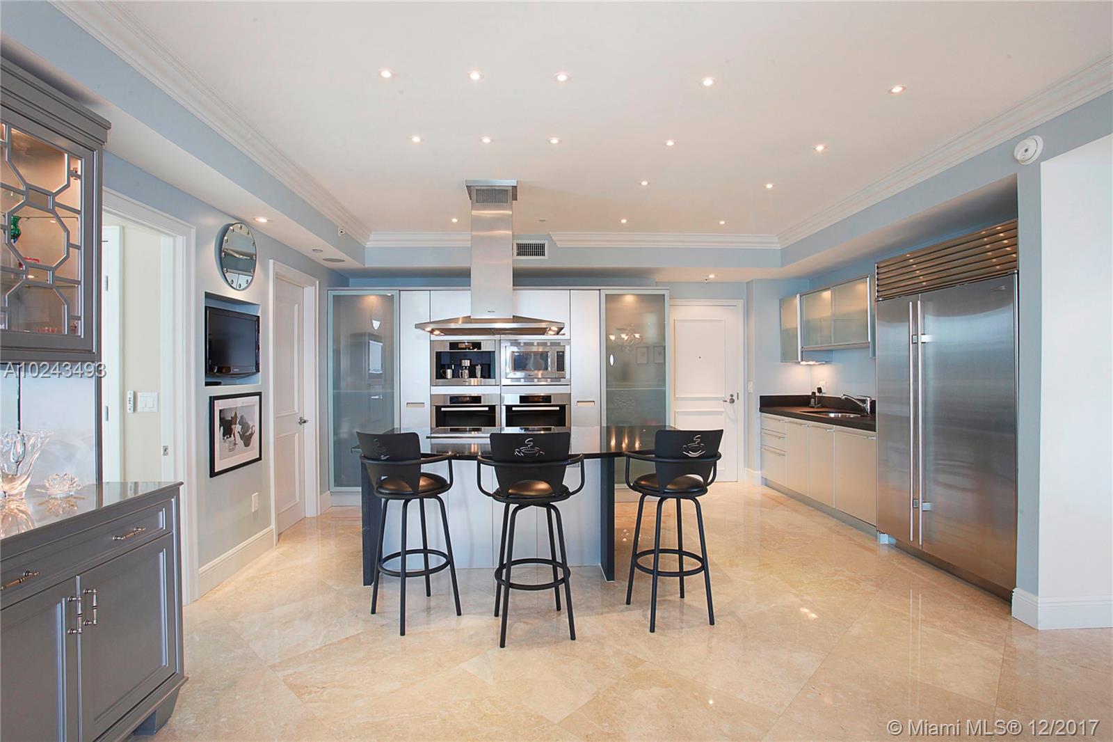 TRUMP ROYALE - Residential