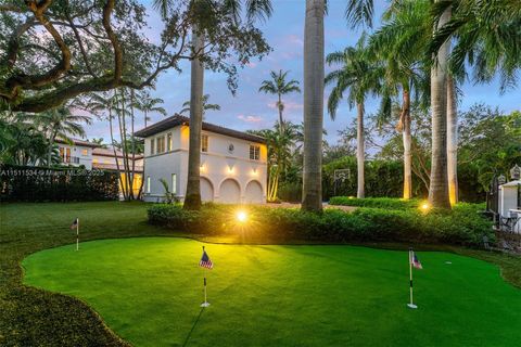 A home in Pinecrest