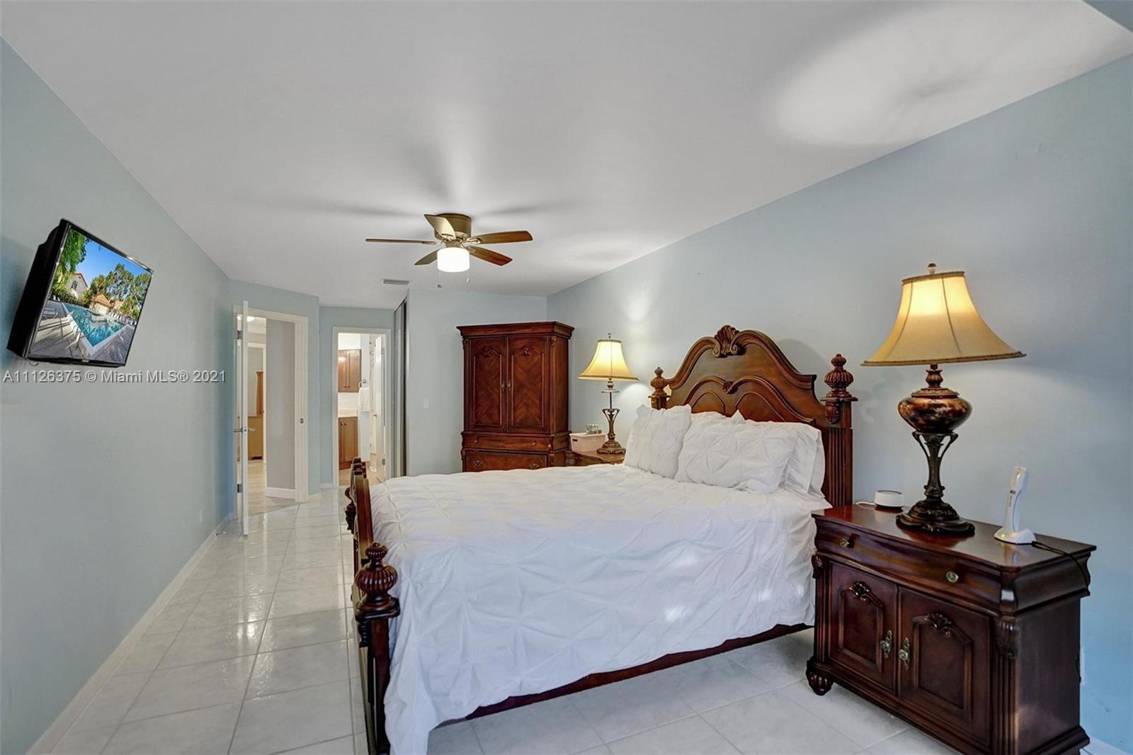 EMERALD OAKS #3 CONDO - Residential