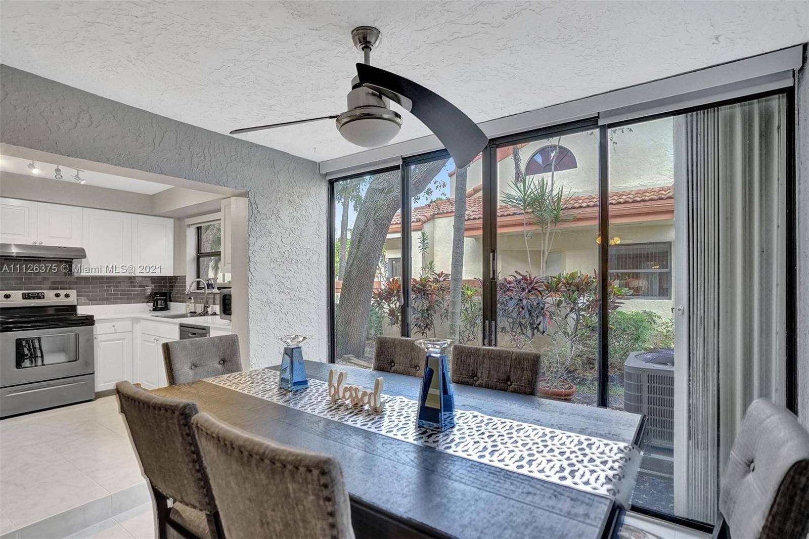 EMERALD OAKS #3 CONDO - Residential