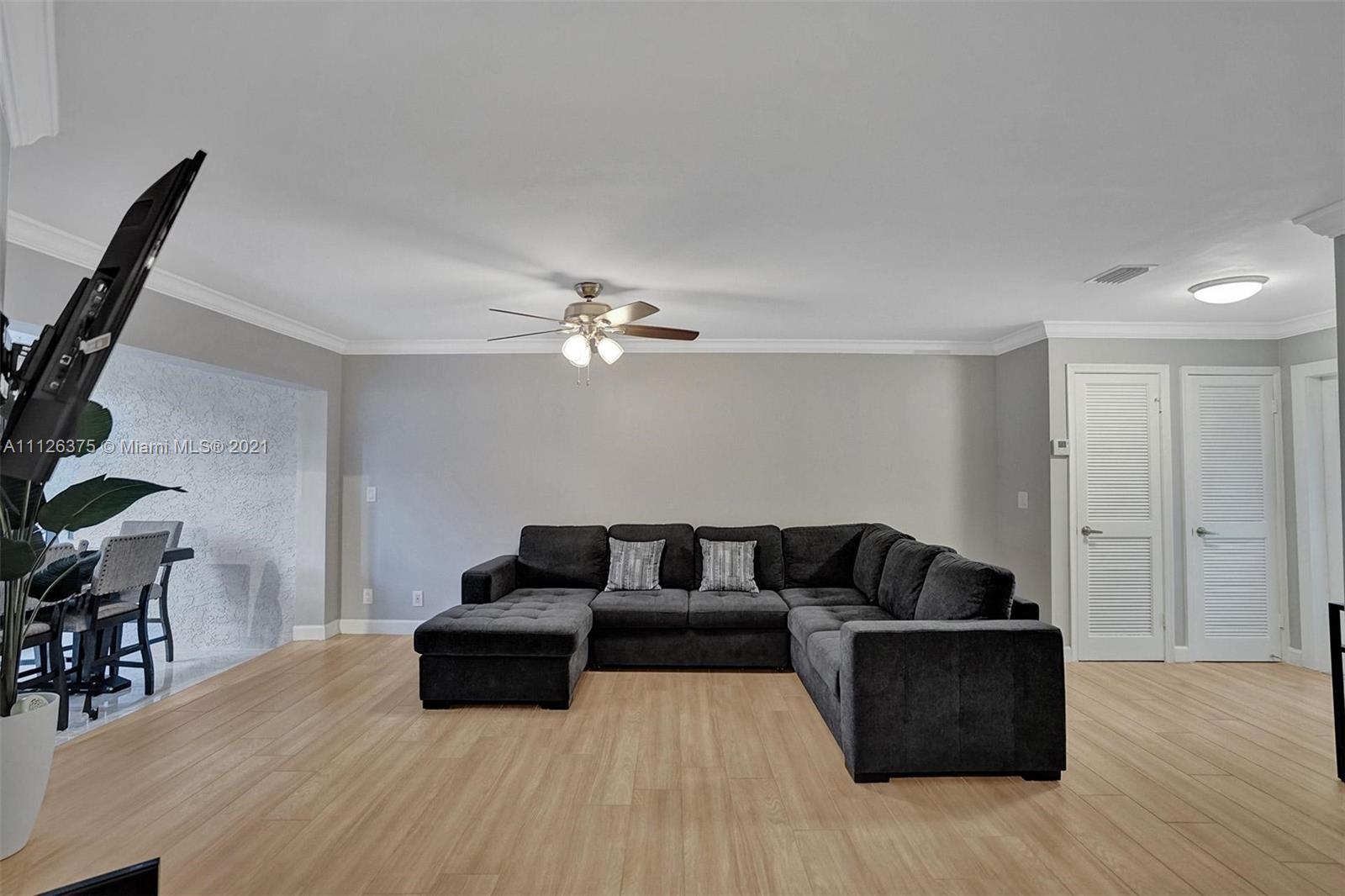 EMERALD OAKS #3 CONDO - Residential