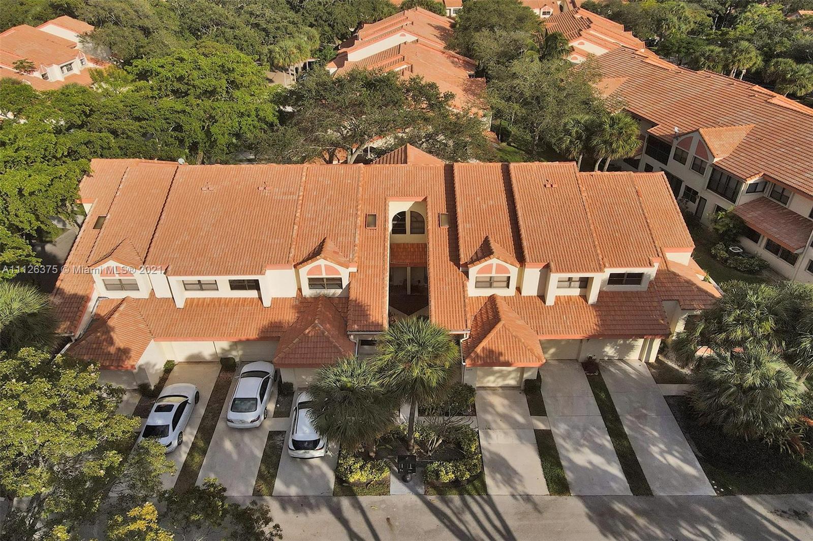 EMERALD OAKS #3 CONDO - Residential