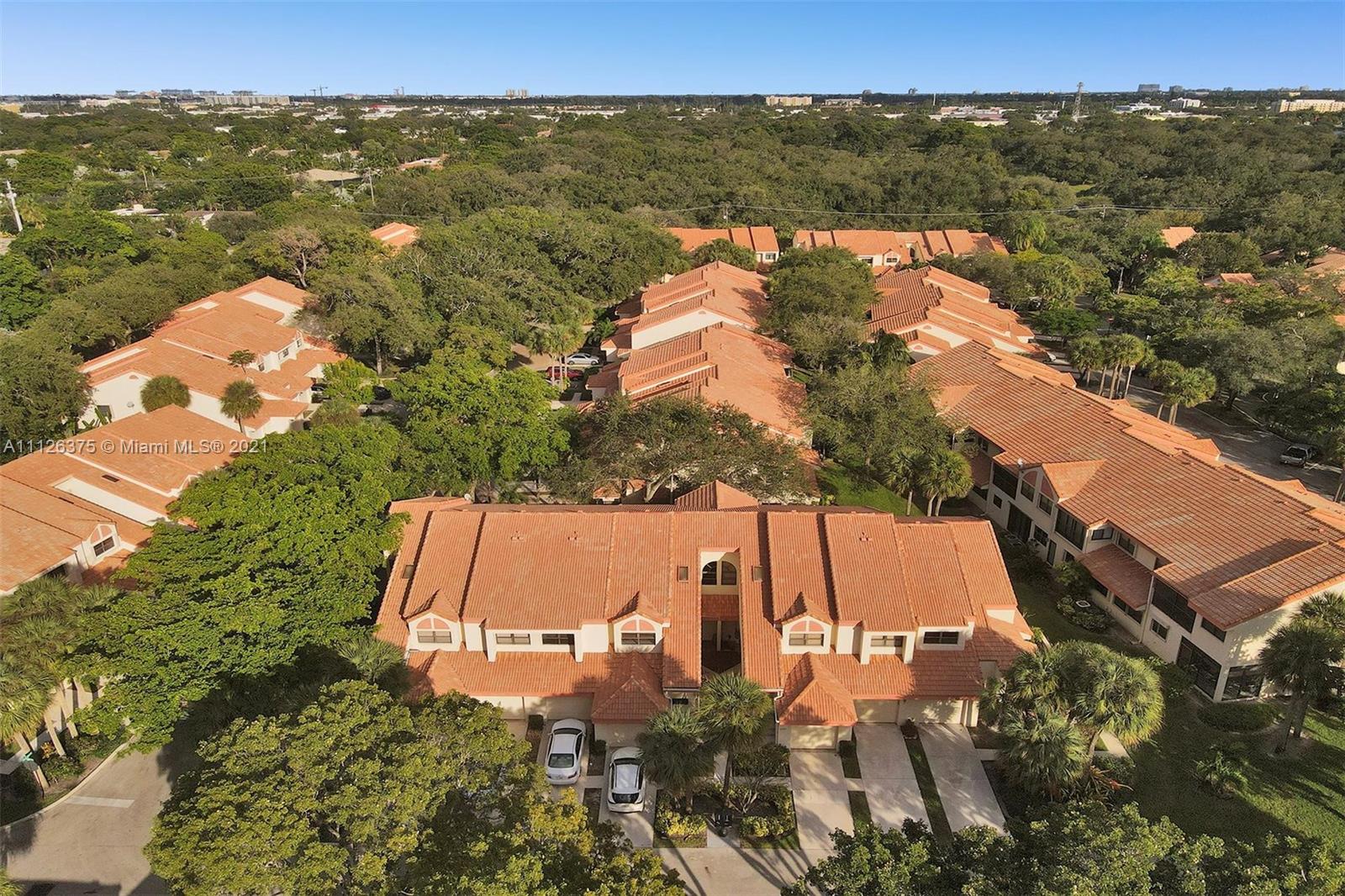 EMERALD OAKS #3 CONDO - Residential