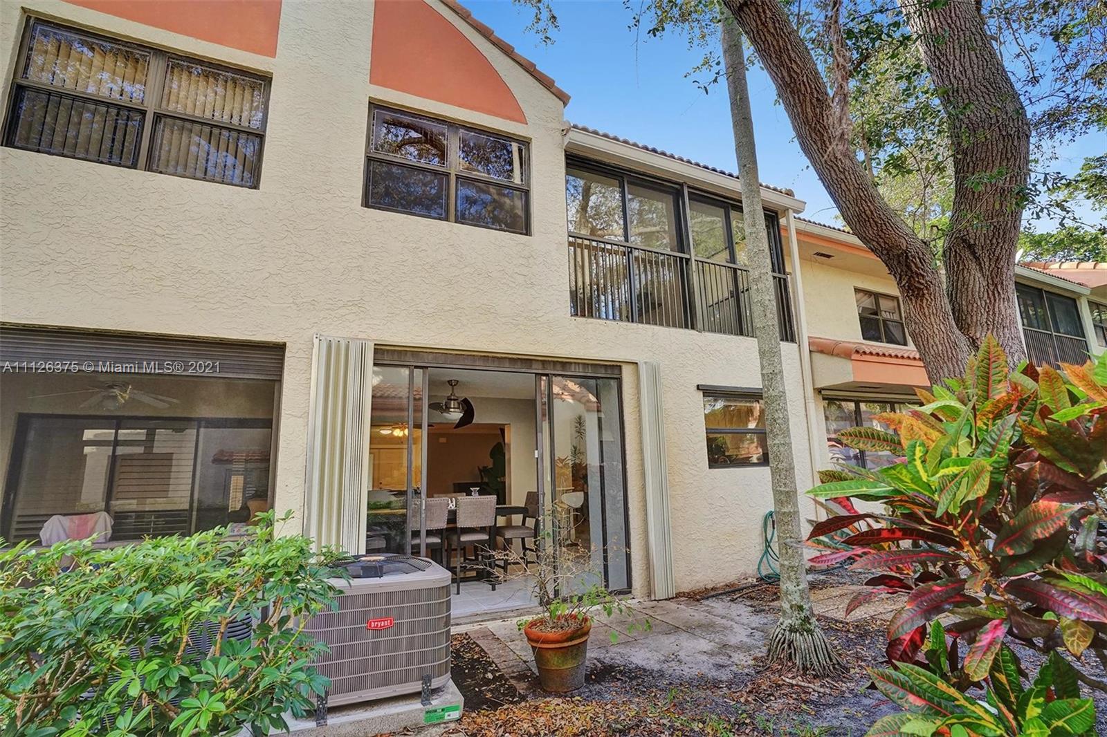 EMERALD OAKS #3 CONDO - Residential