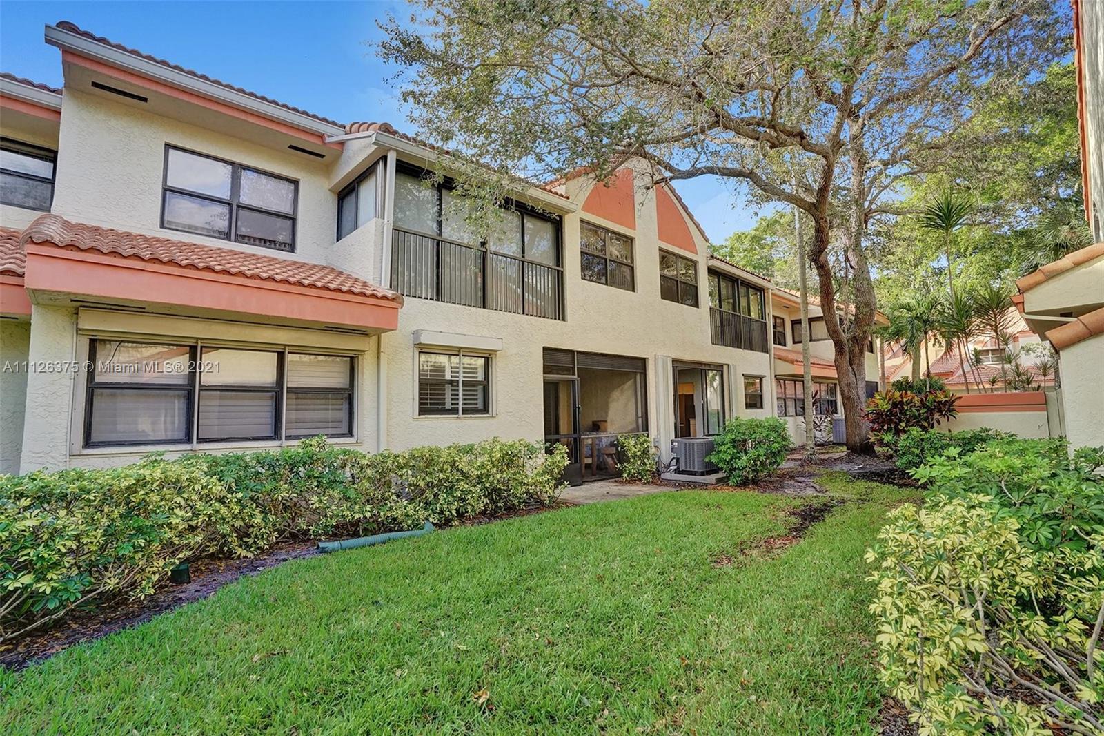 EMERALD OAKS #3 CONDO - Residential