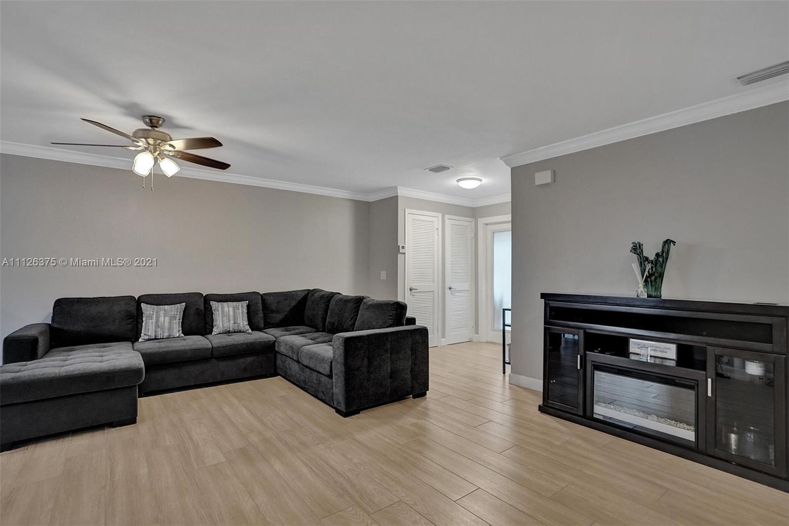 EMERALD OAKS #3 CONDO - Residential