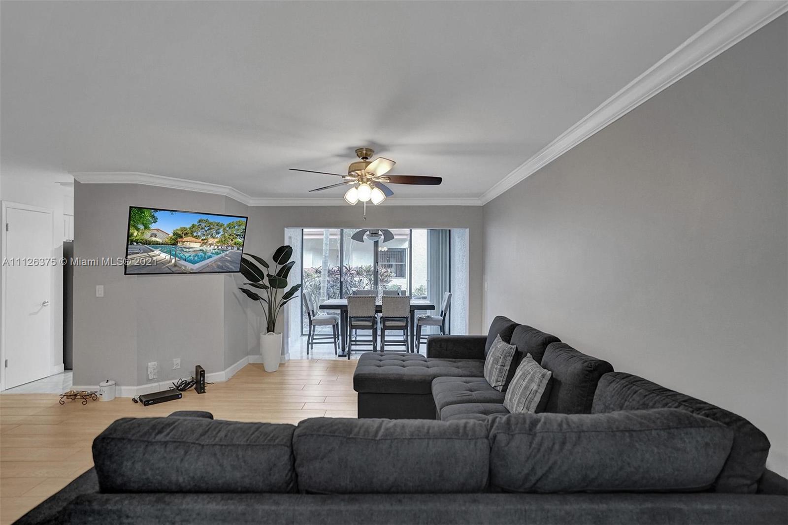 EMERALD OAKS #3 CONDO - Residential