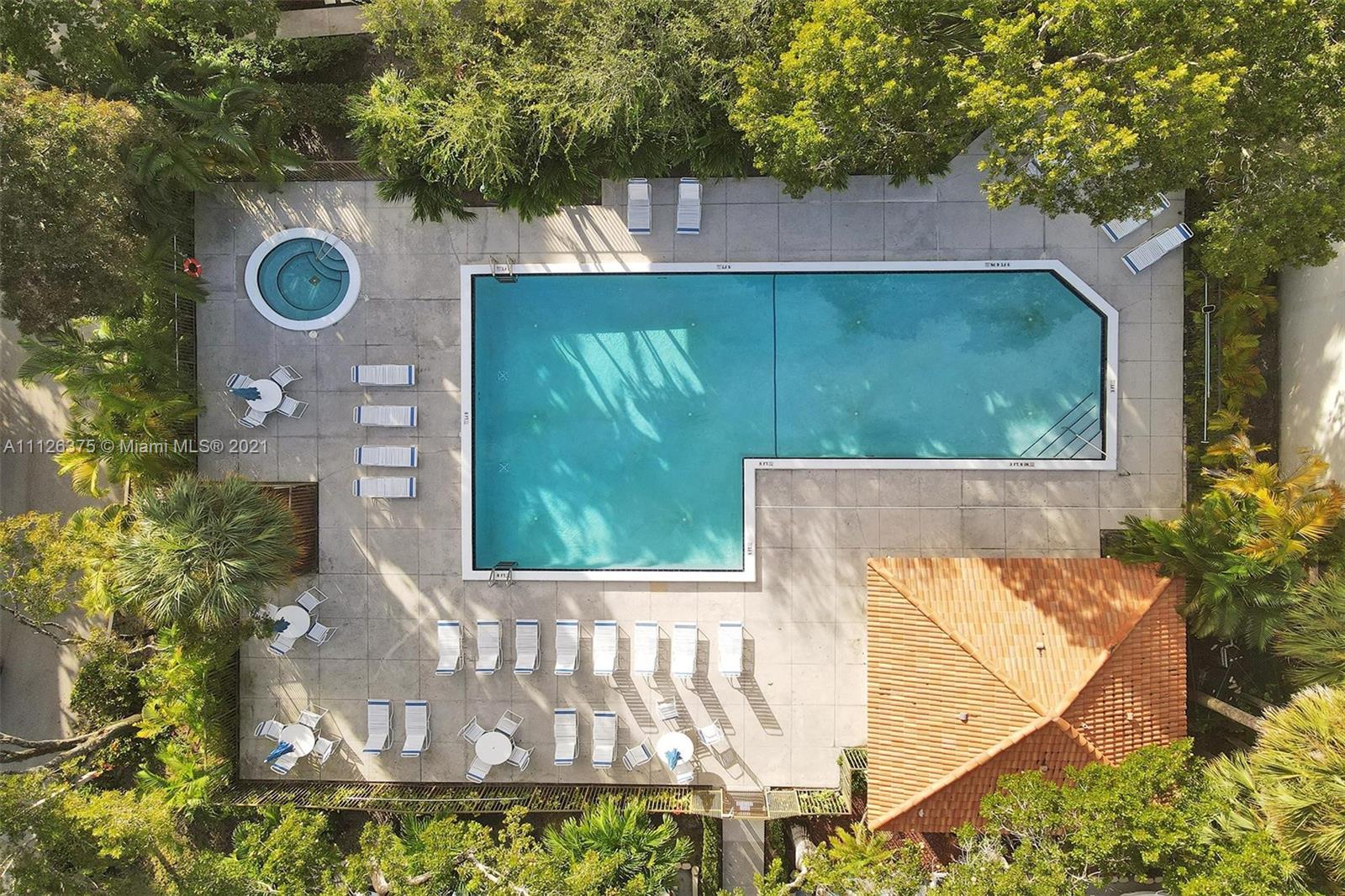 EMERALD OAKS #3 CONDO - Residential