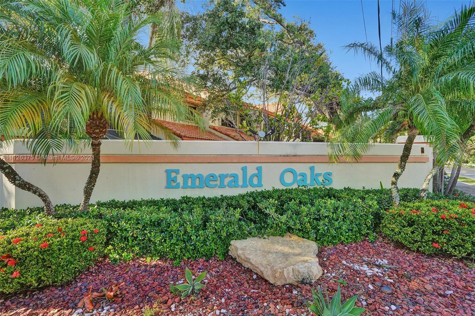 EMERALD OAKS #3 CONDO - Residential