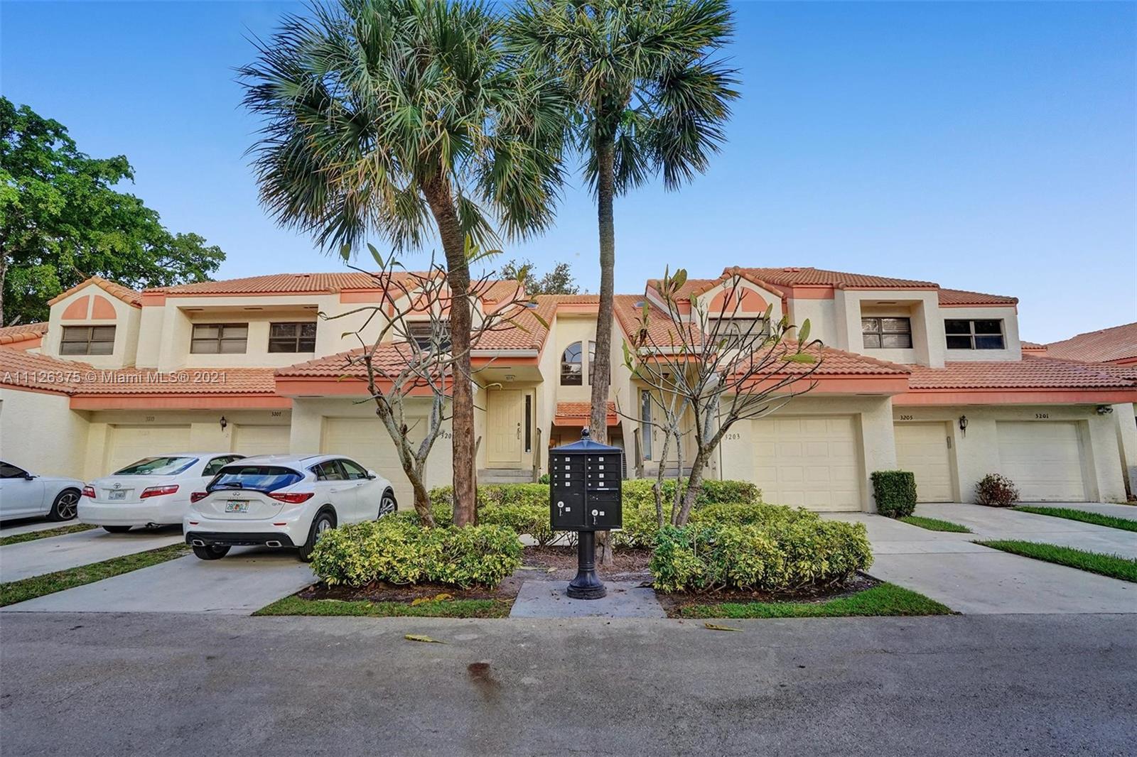 EMERALD OAKS #3 CONDO - Residential