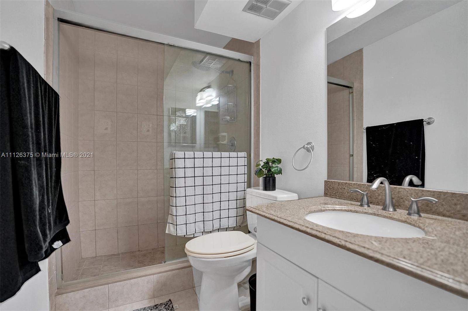 EMERALD OAKS #3 CONDO - Residential