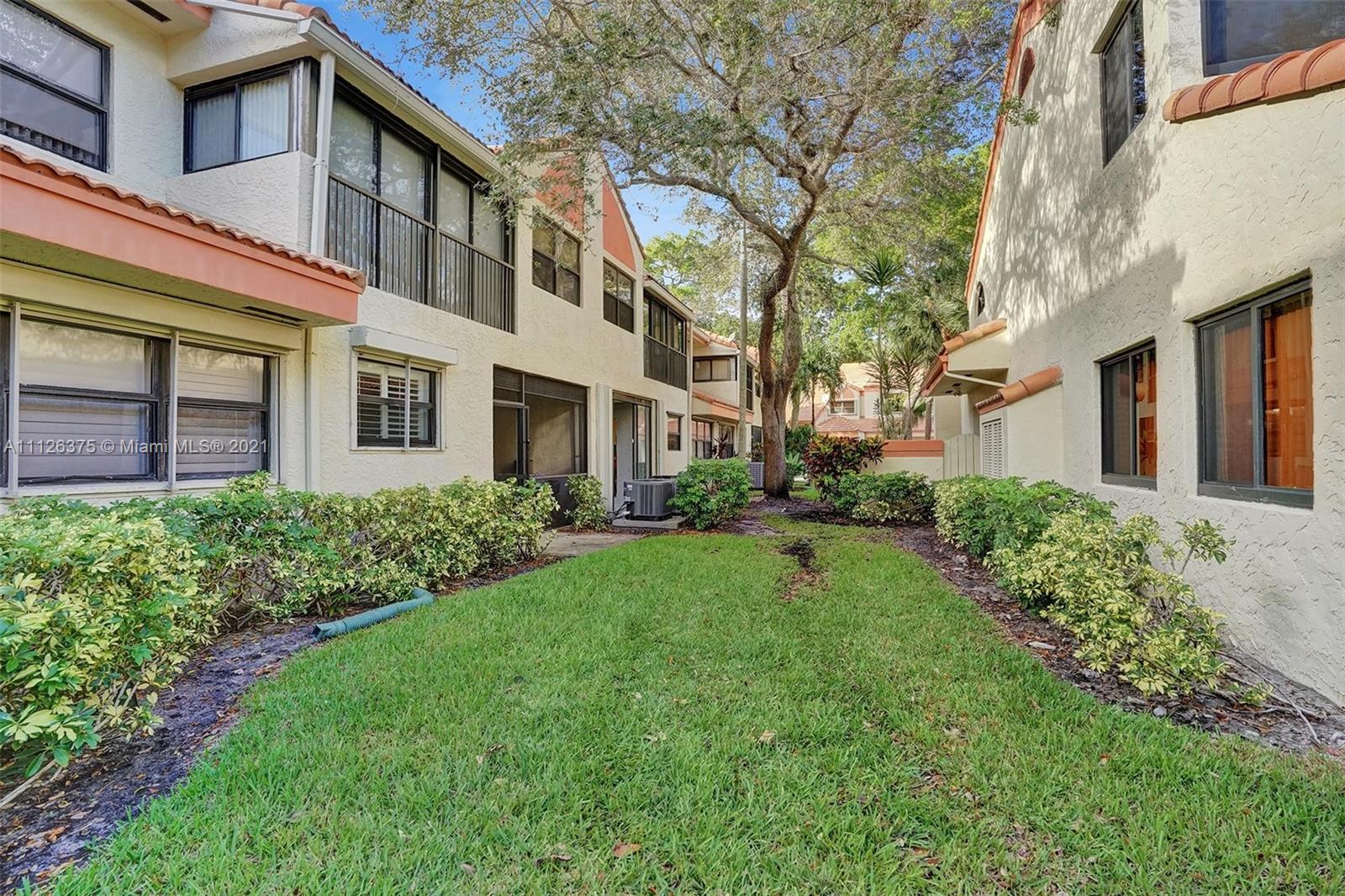 EMERALD OAKS #3 CONDO - Residential