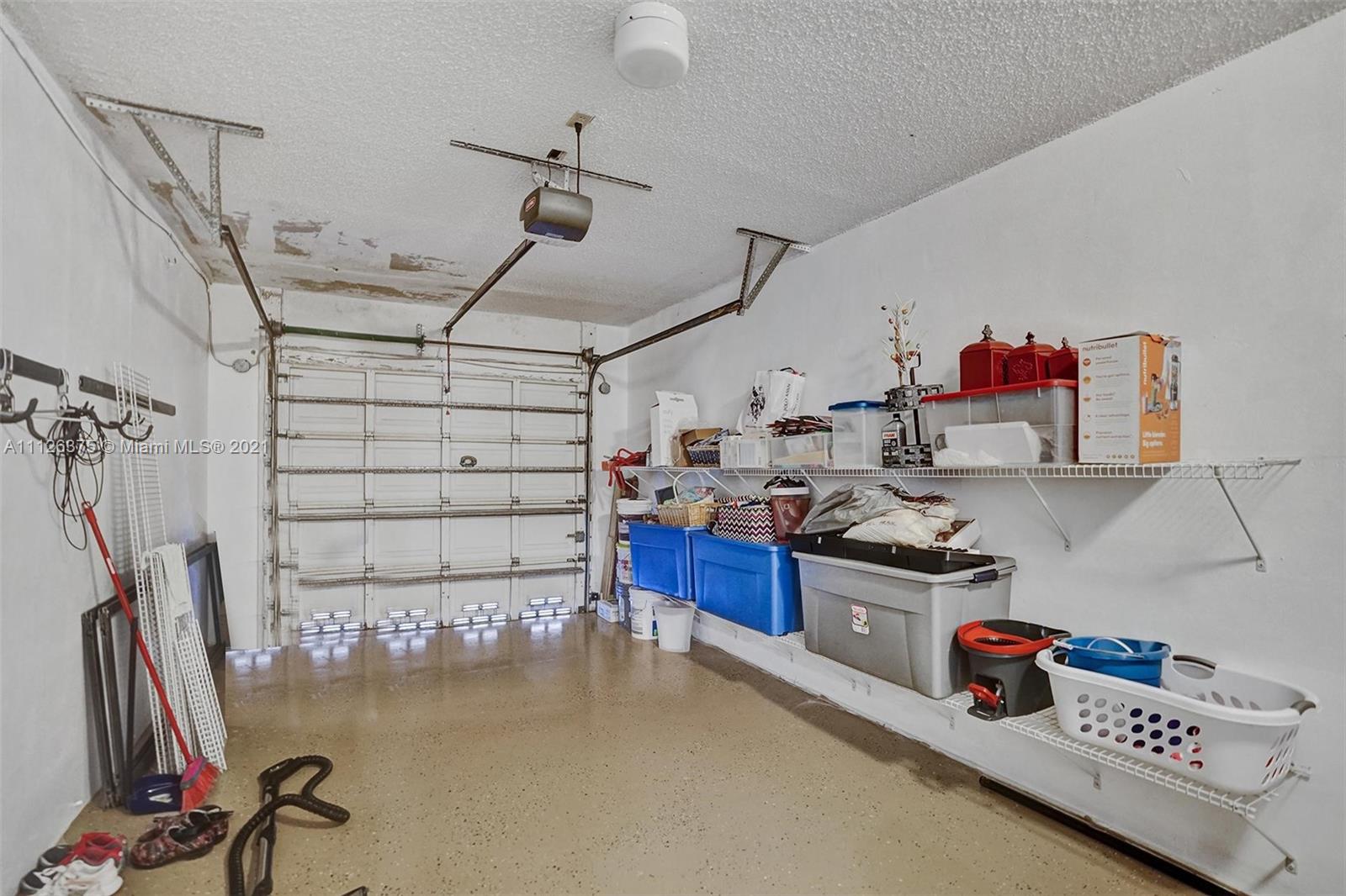 EMERALD OAKS #3 CONDO - Residential