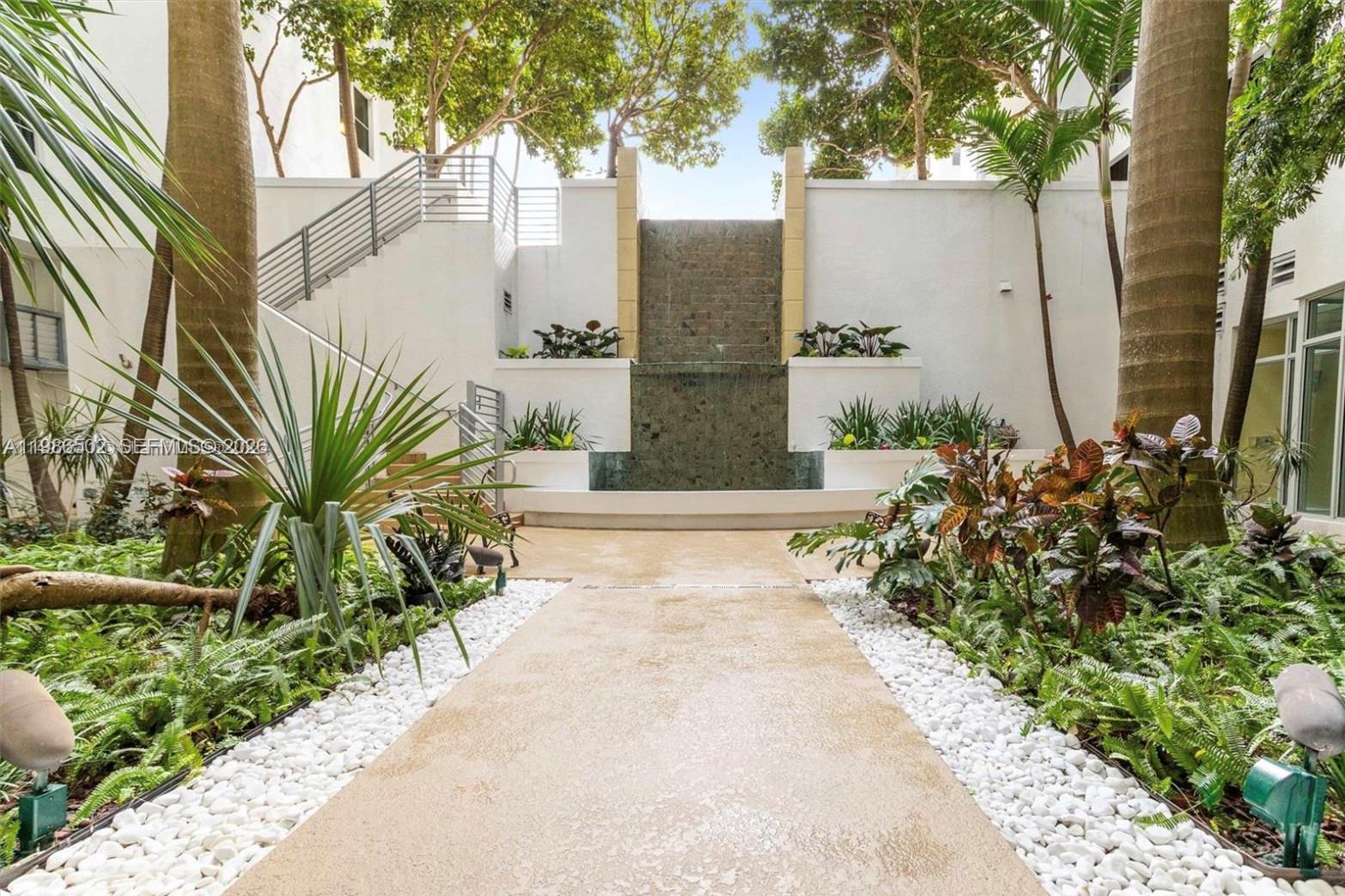 RADIUS CONDO - Residential Lease