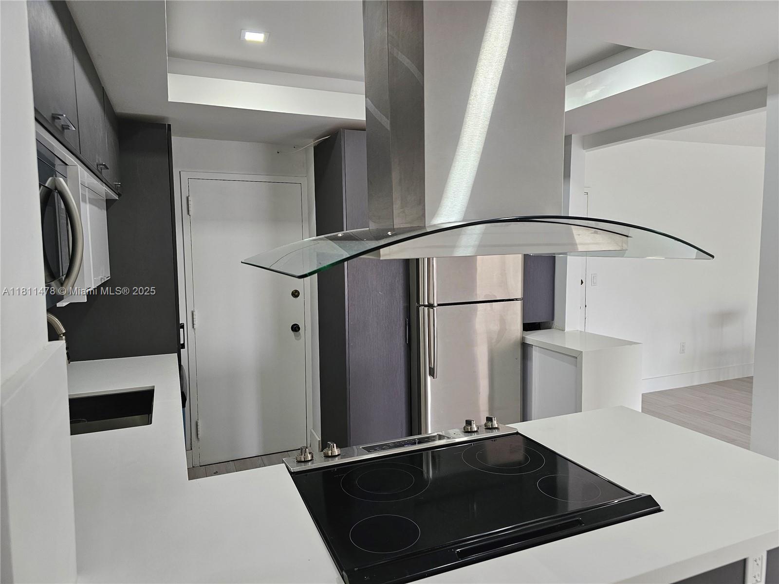 500 Bayview Dr 1723