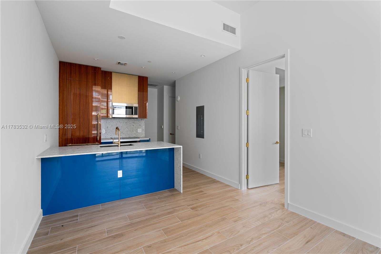 2655 SOUTH BAYSHORE DRIVE - Residential