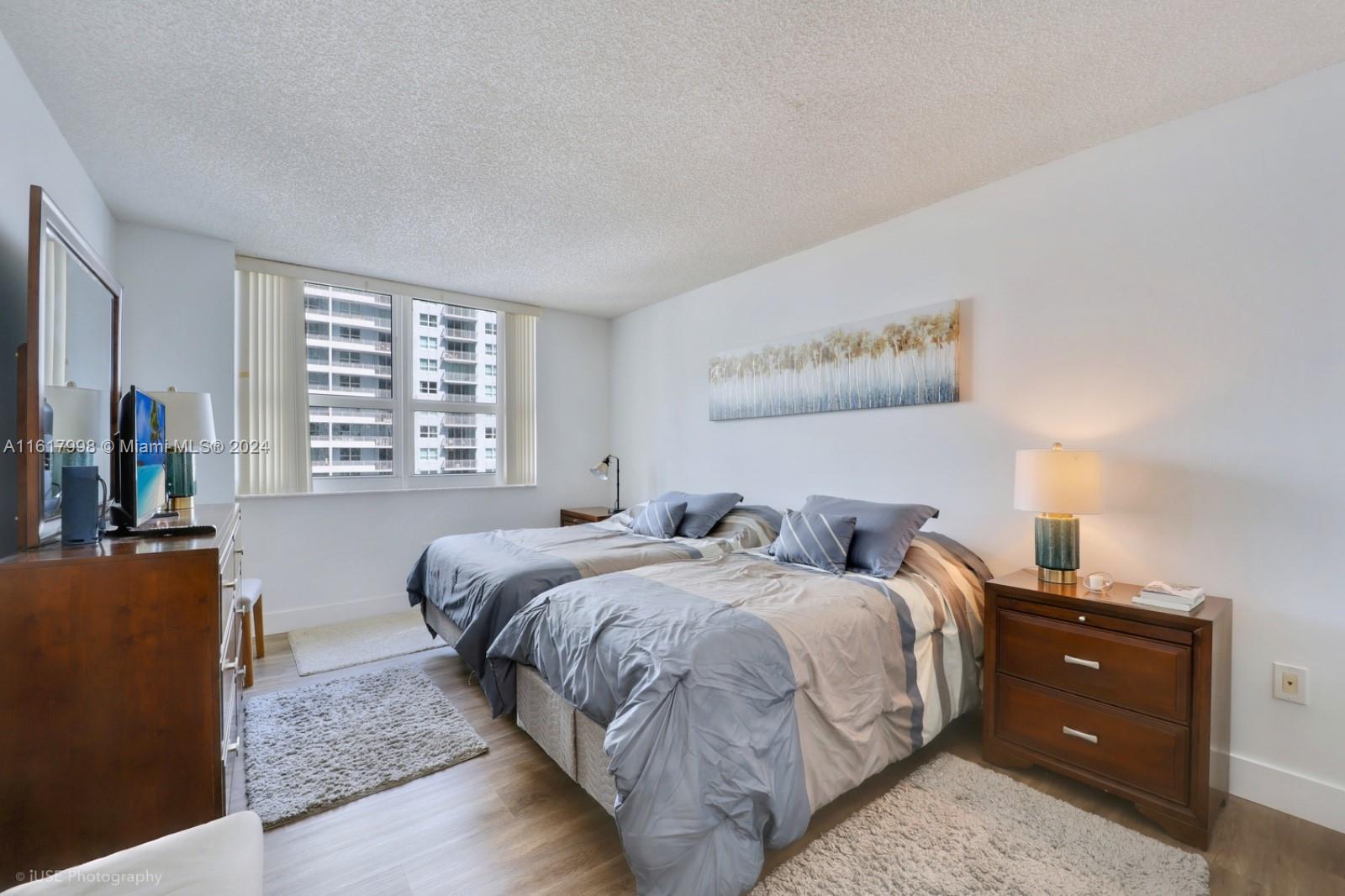 THE MARK ON BRICKELL COND - Residential