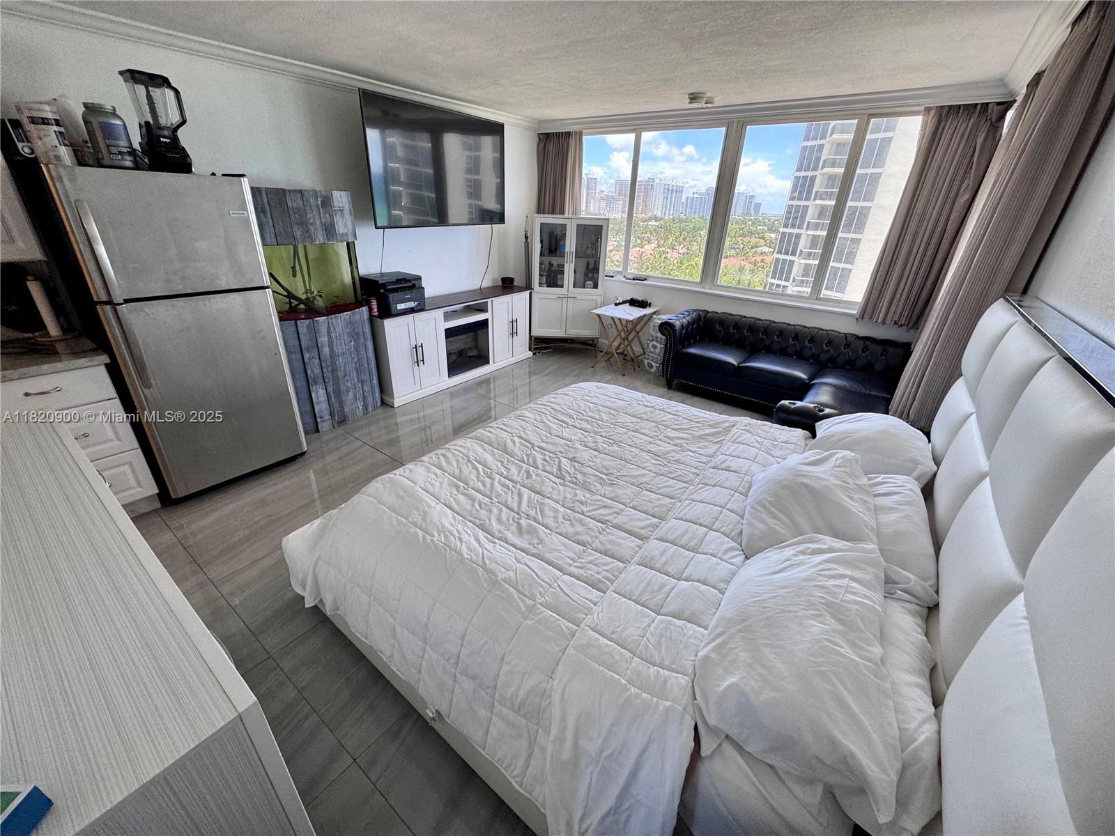 THE AVENTURA BEACH CLUB C - Residential