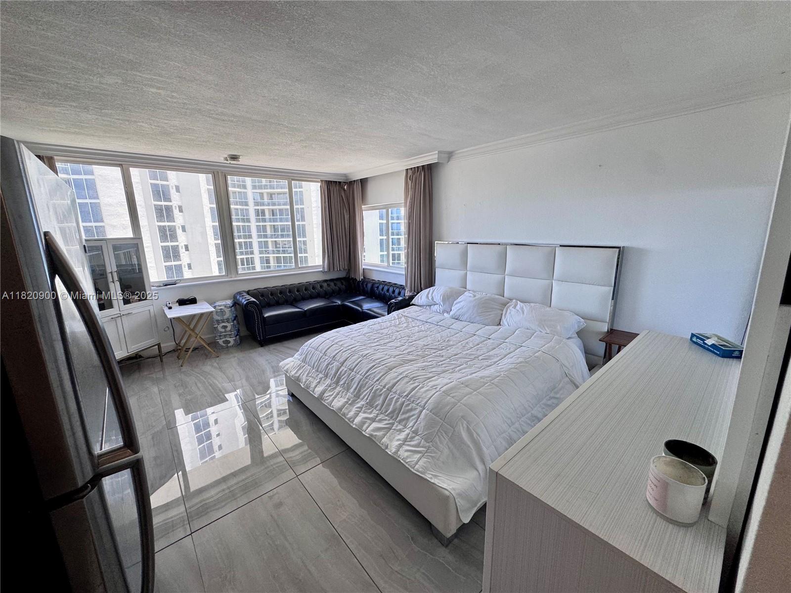 THE AVENTURA BEACH CLUB C - Residential