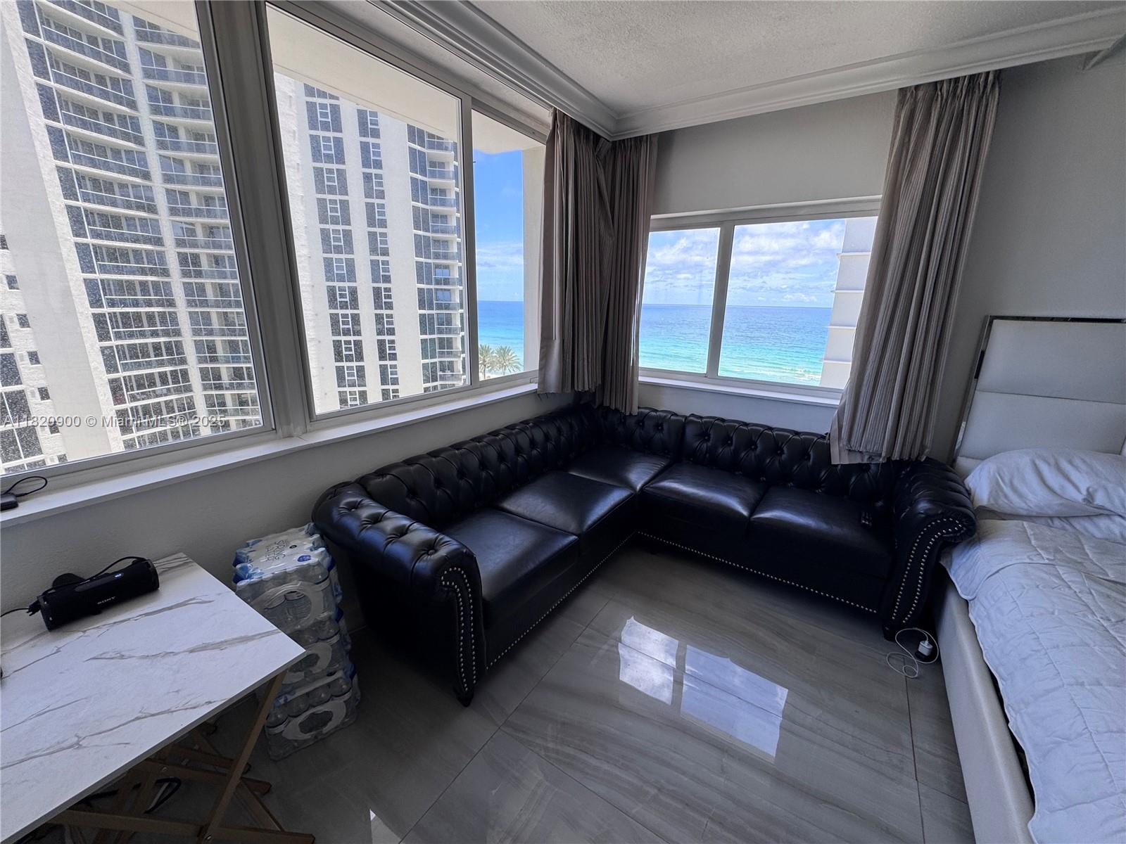 THE AVENTURA BEACH CLUB C - Residential