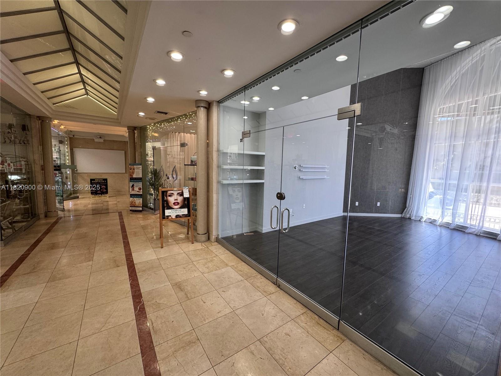 THE AVENTURA BEACH CLUB C - Residential