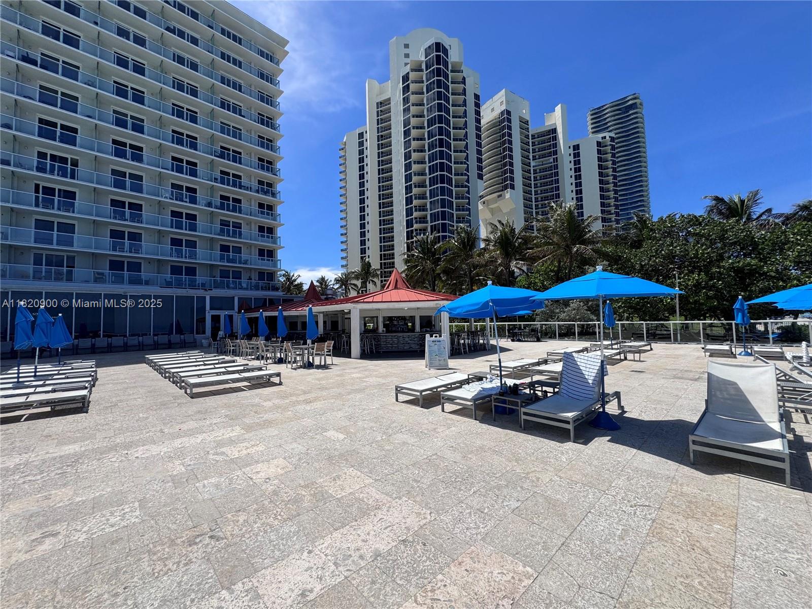 THE AVENTURA BEACH CLUB C - Residential