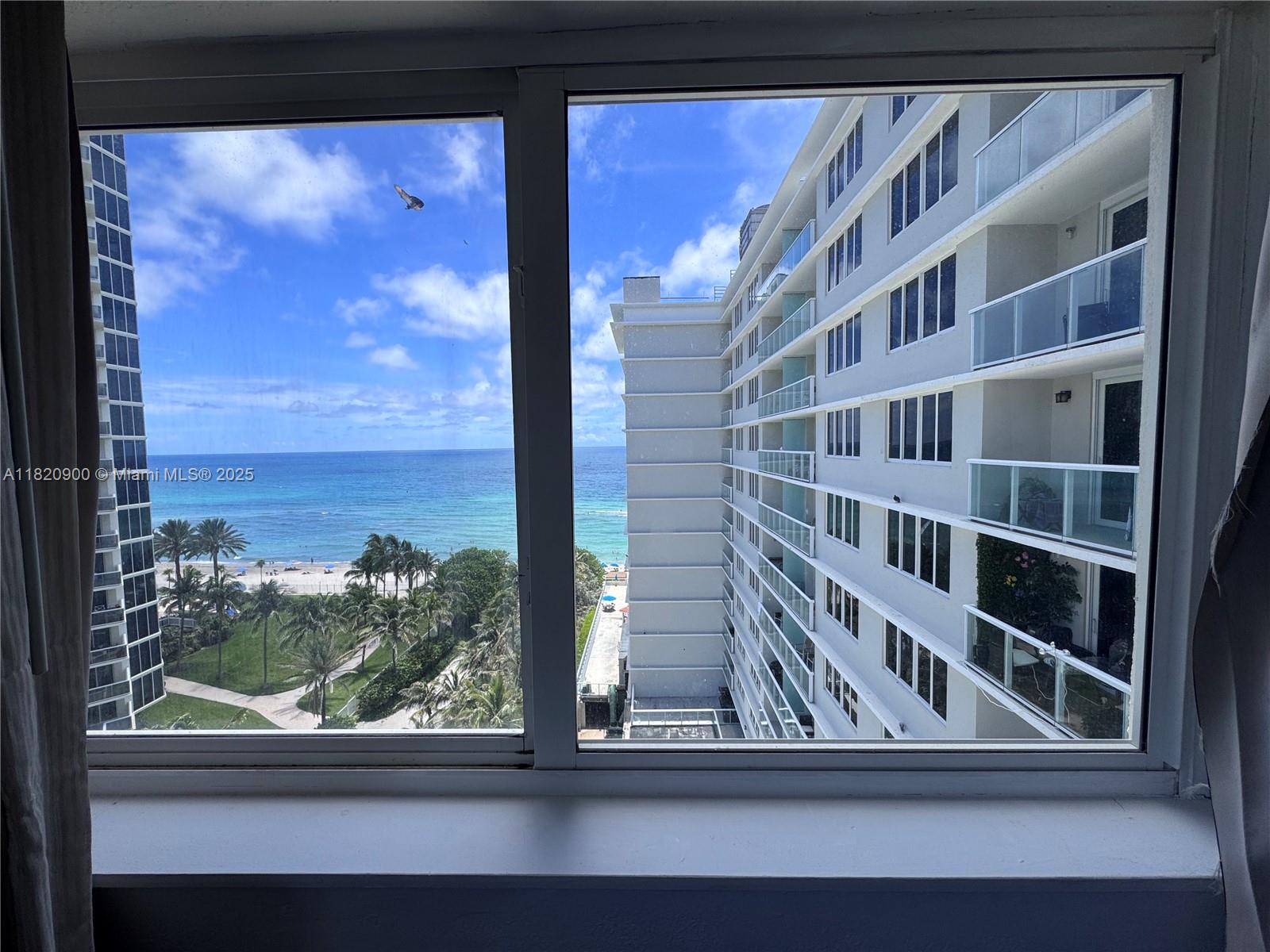 THE AVENTURA BEACH CLUB C - Residential