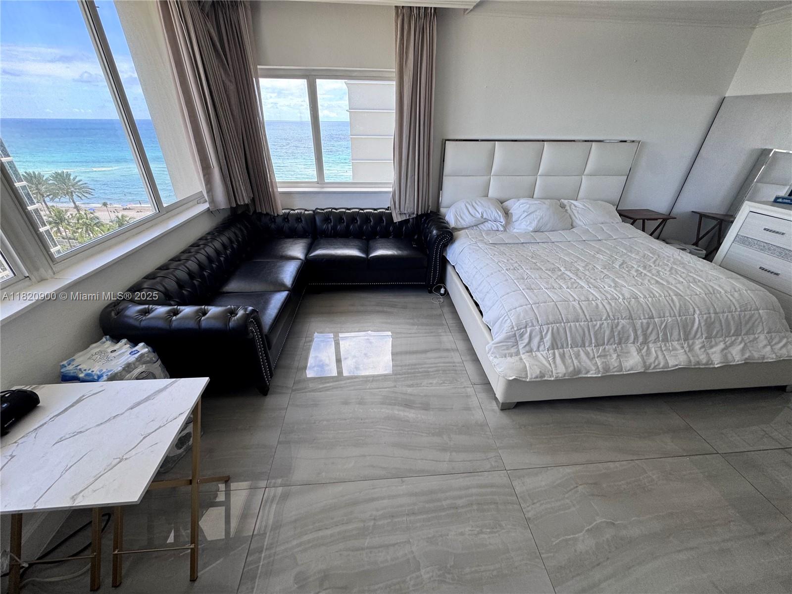 THE AVENTURA BEACH CLUB C - Residential