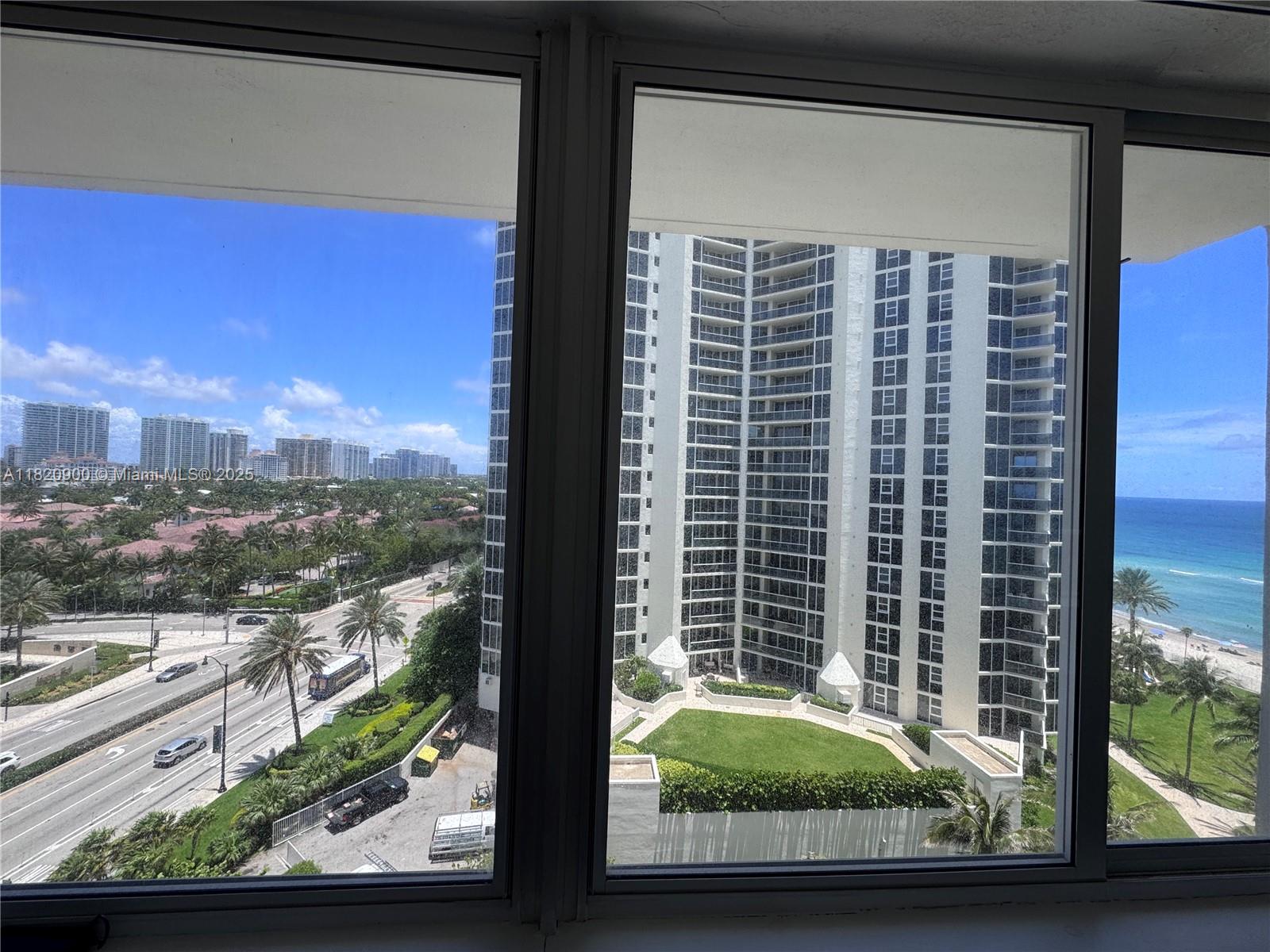 THE AVENTURA BEACH CLUB C - Residential