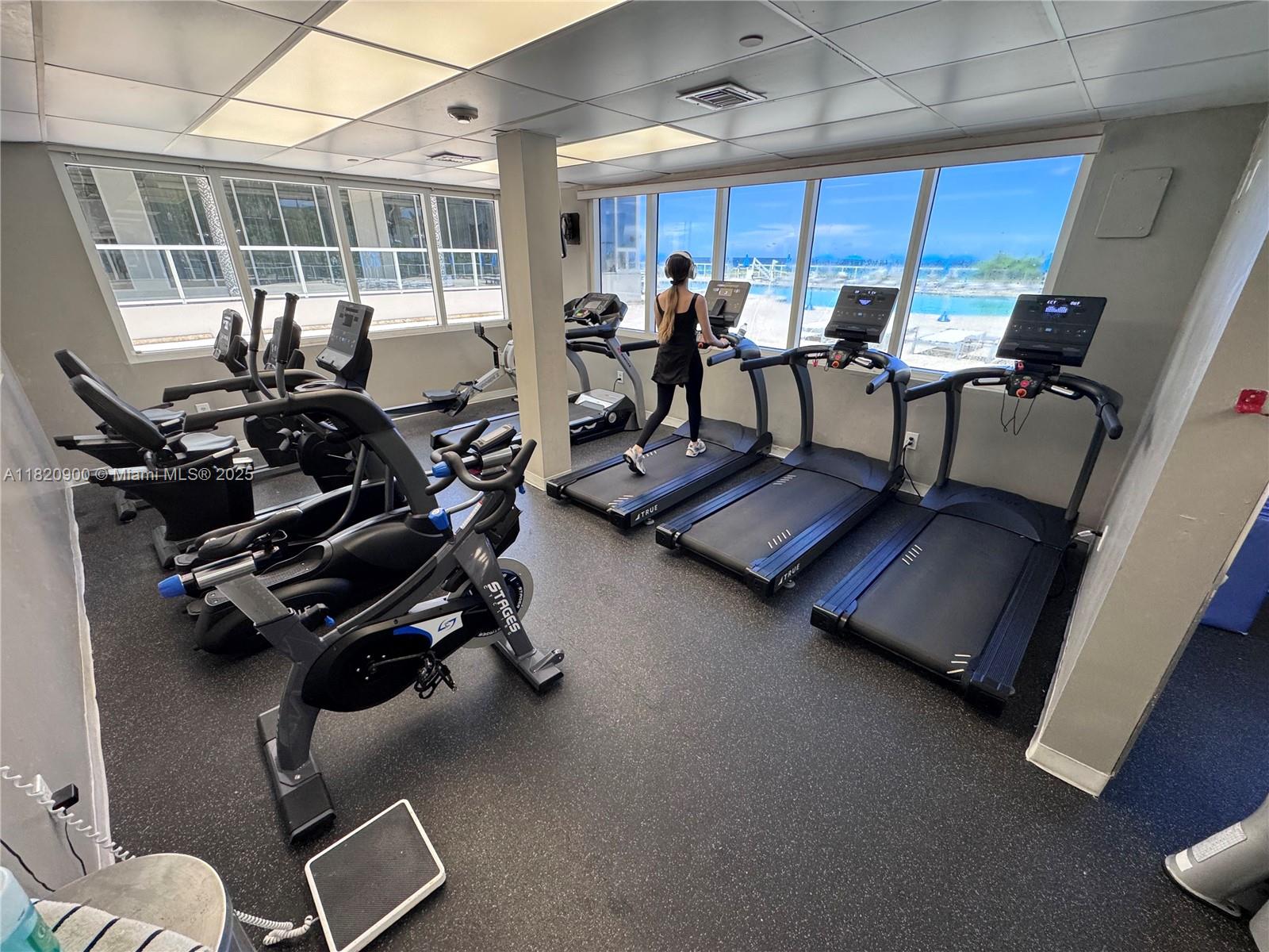 THE AVENTURA BEACH CLUB C - Residential