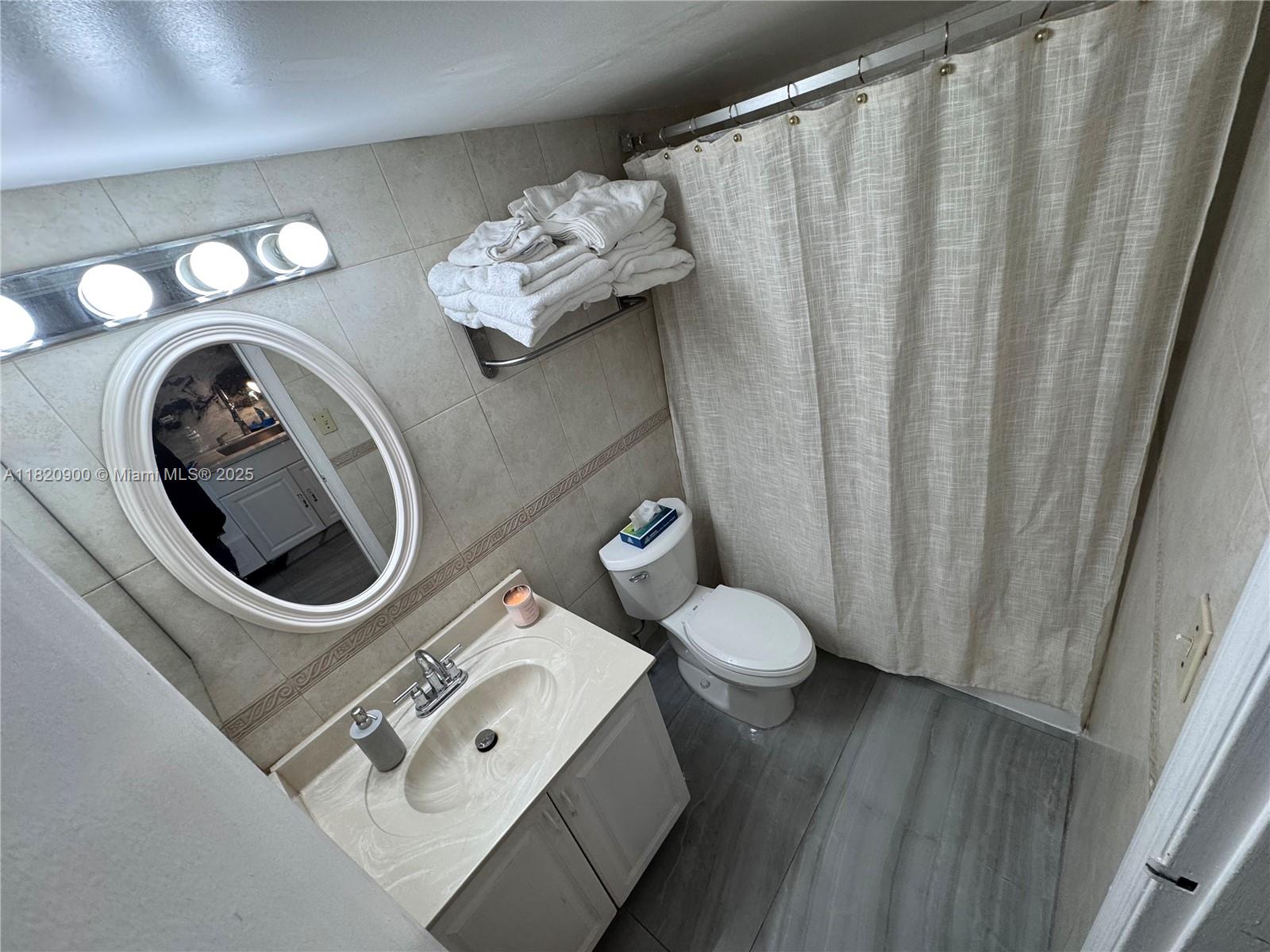 THE AVENTURA BEACH CLUB C - Residential