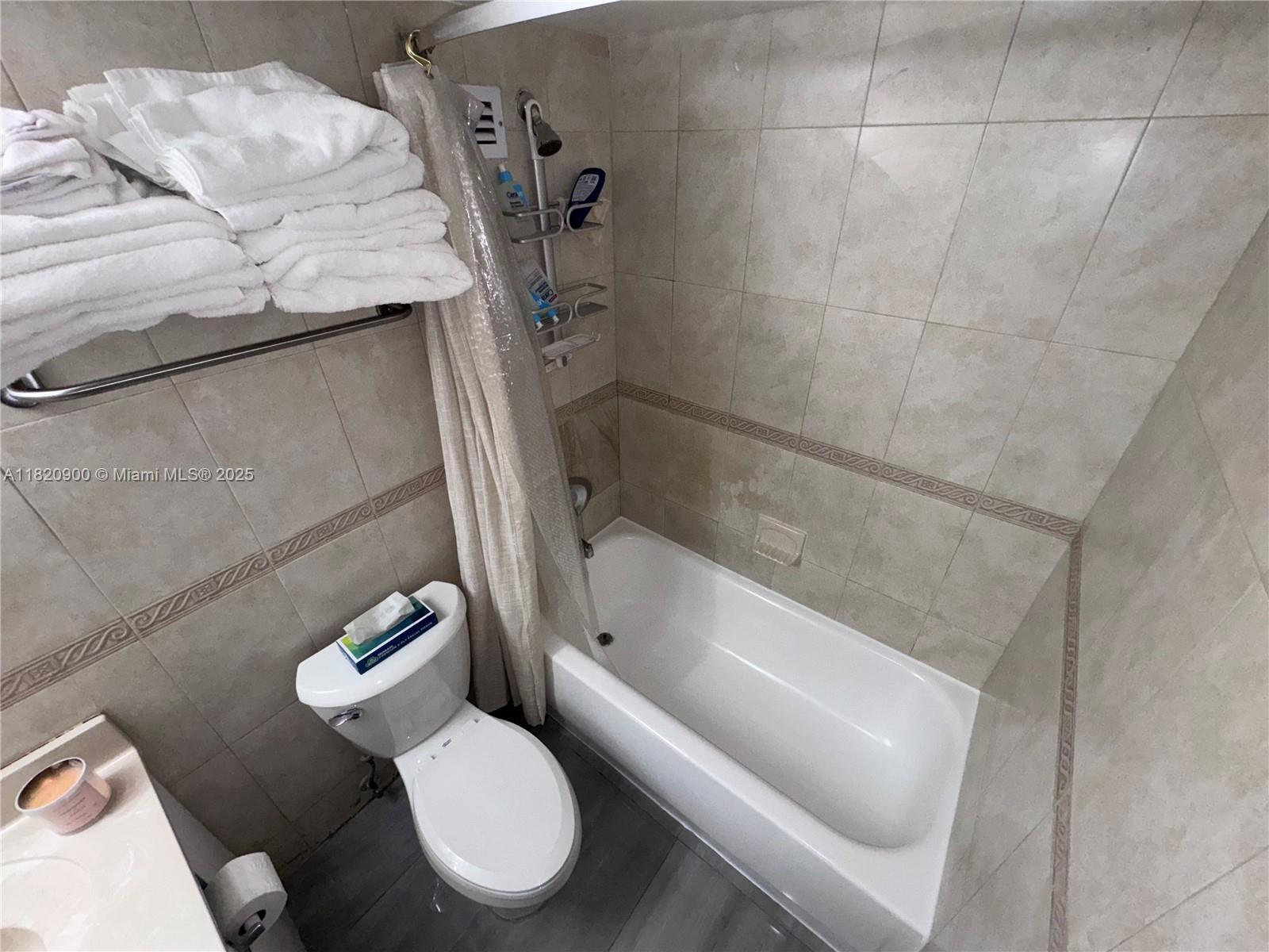 THE AVENTURA BEACH CLUB C - Residential