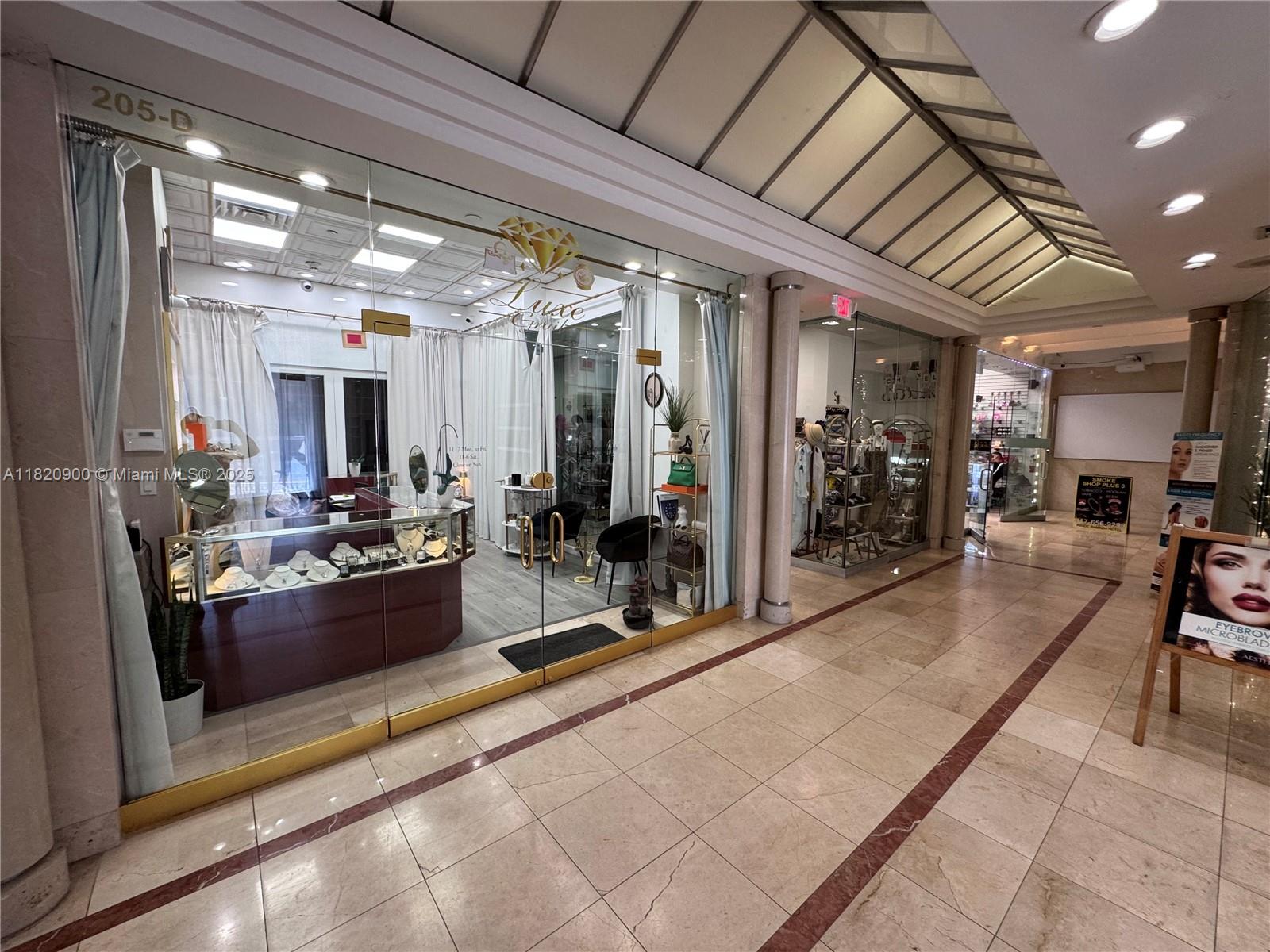 THE AVENTURA BEACH CLUB C - Residential