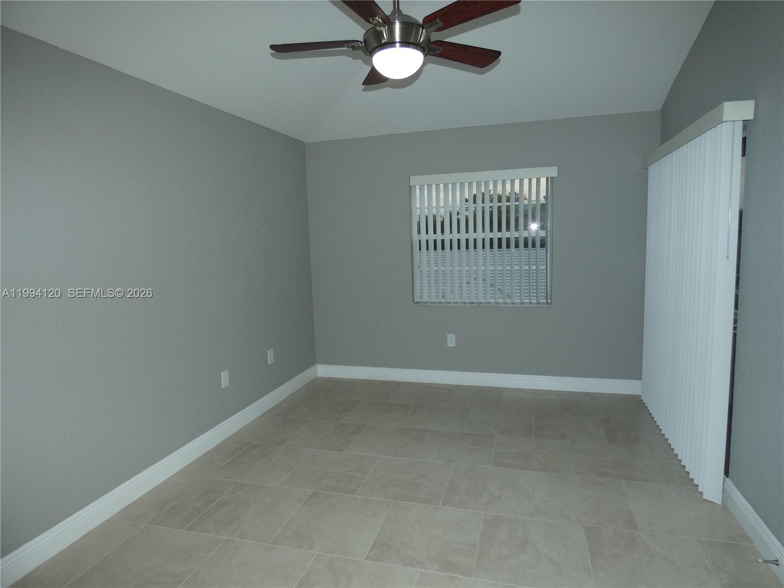 LAKEVIEW CLUB CONDO - Residential Lease