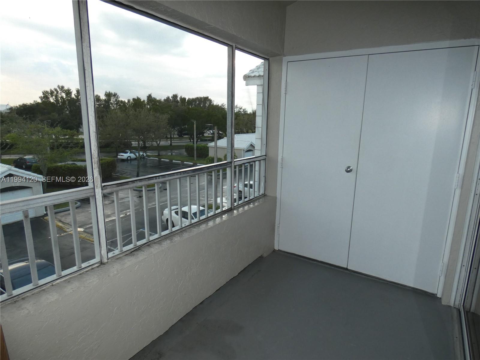 LAKEVIEW CLUB CONDO - Residential Lease