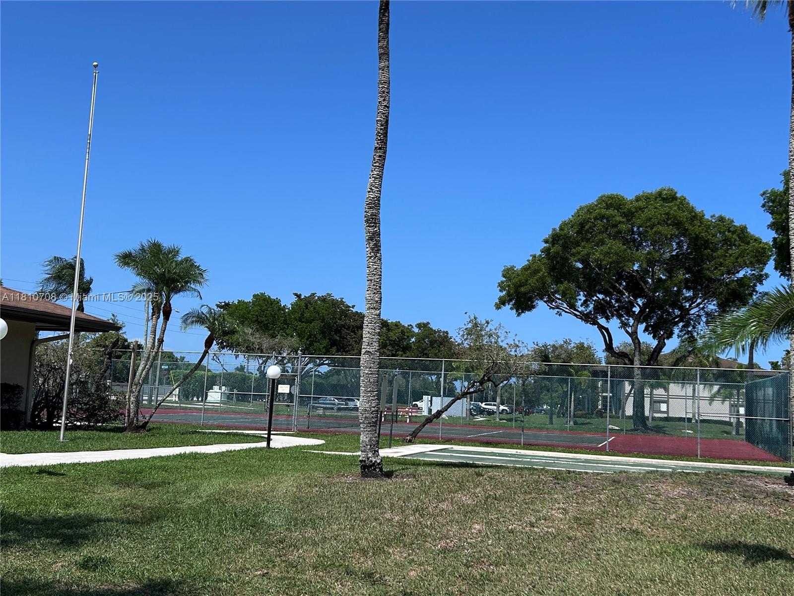 TAMARAC GARDENS CONDOMINI - Residential