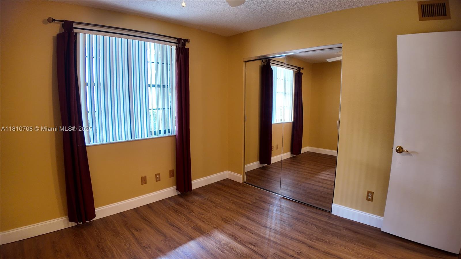 TAMARAC GARDENS CONDOMINI - Residential