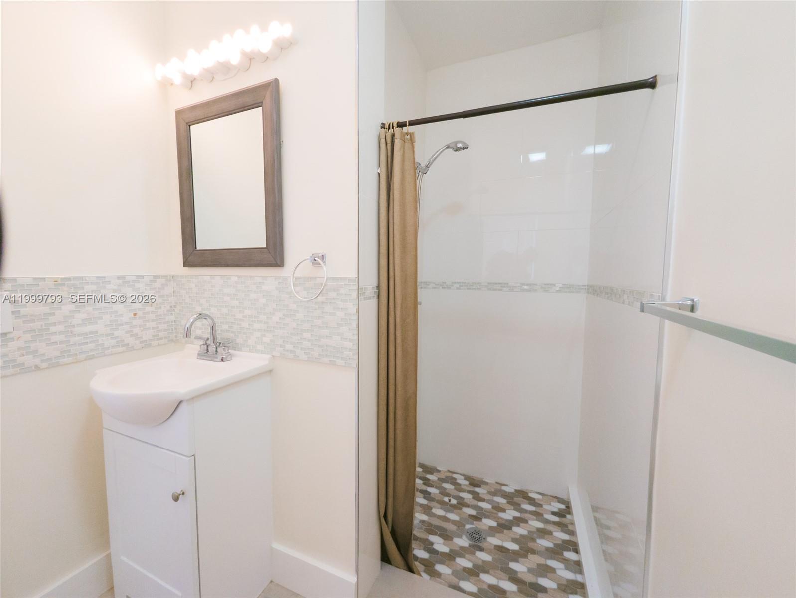 CORAL WAY HEIGHTS - Residential Lease